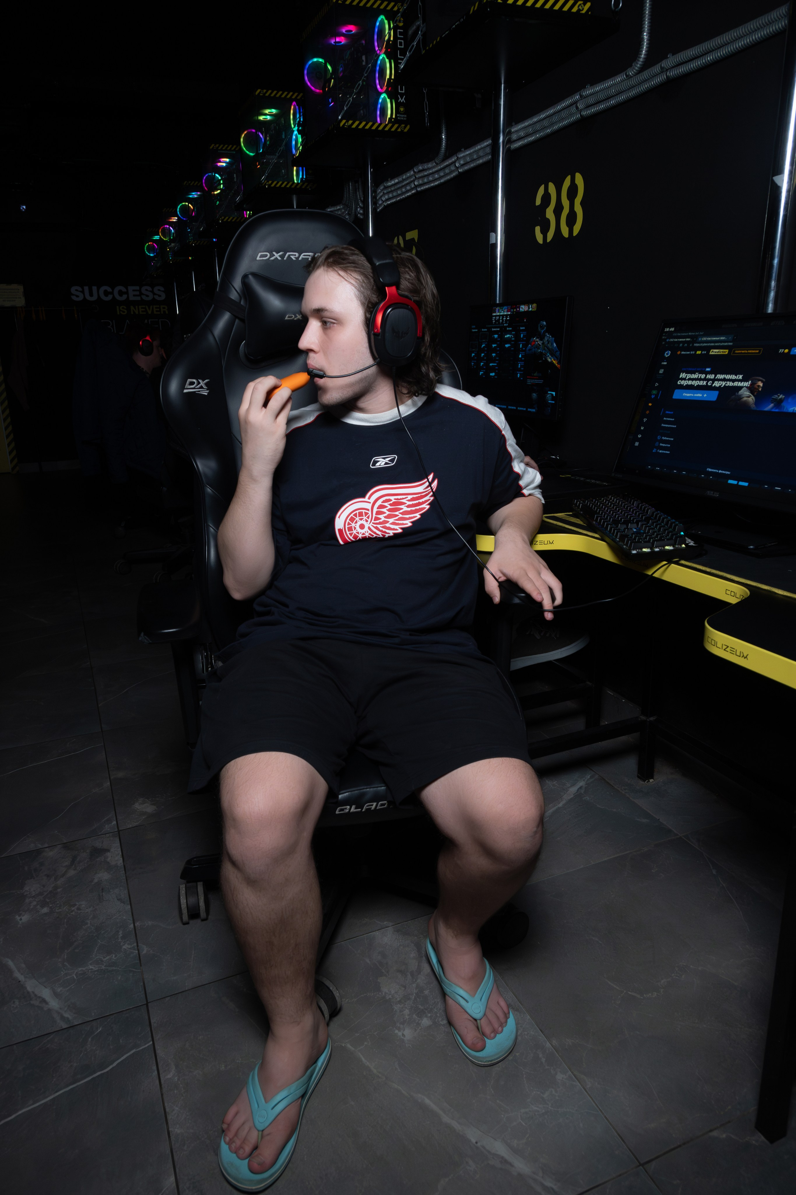 Репортаж в киберспортивном клубе Kolizeum. Фотограф мероприятий в Москве