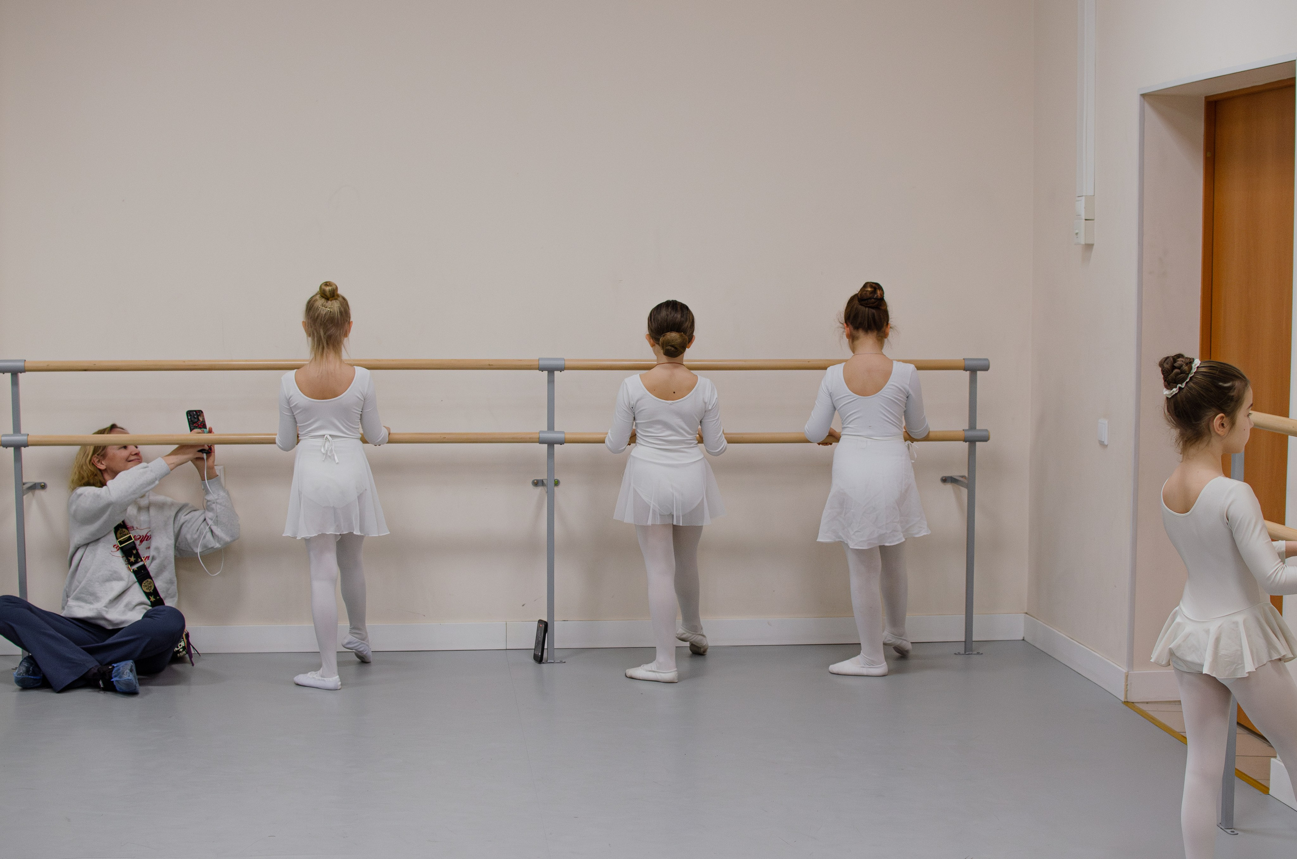 Хореографический коллектив «Русская тройка». Открытый урок младшей группы. Портретный и репортажный фотограф в Санкт-Петербурге Варвара Жукова