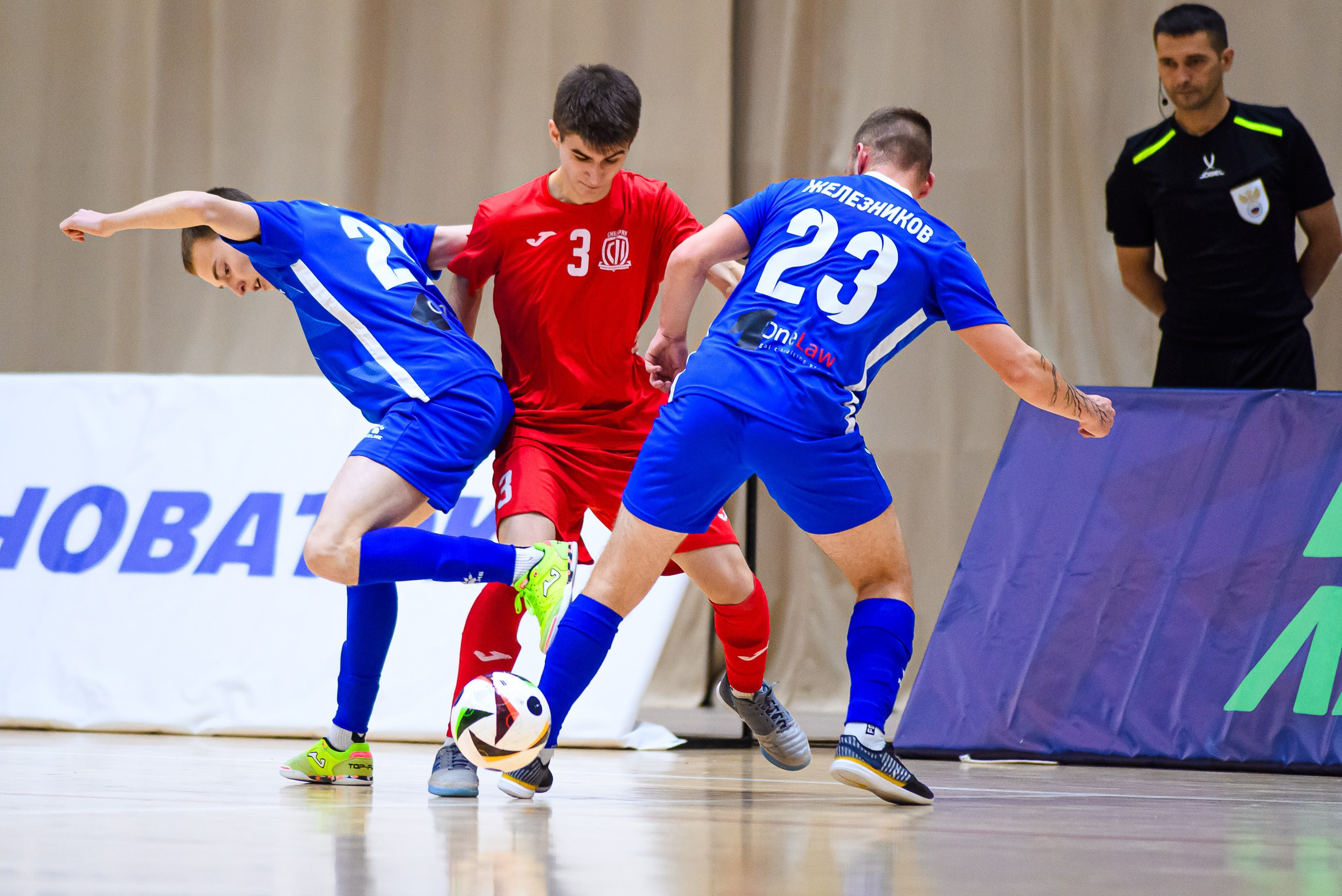 Высшая лига по футзалу — Сезон 2024-2025 — 2ой тур. Репортажный фотограф в Кемерово