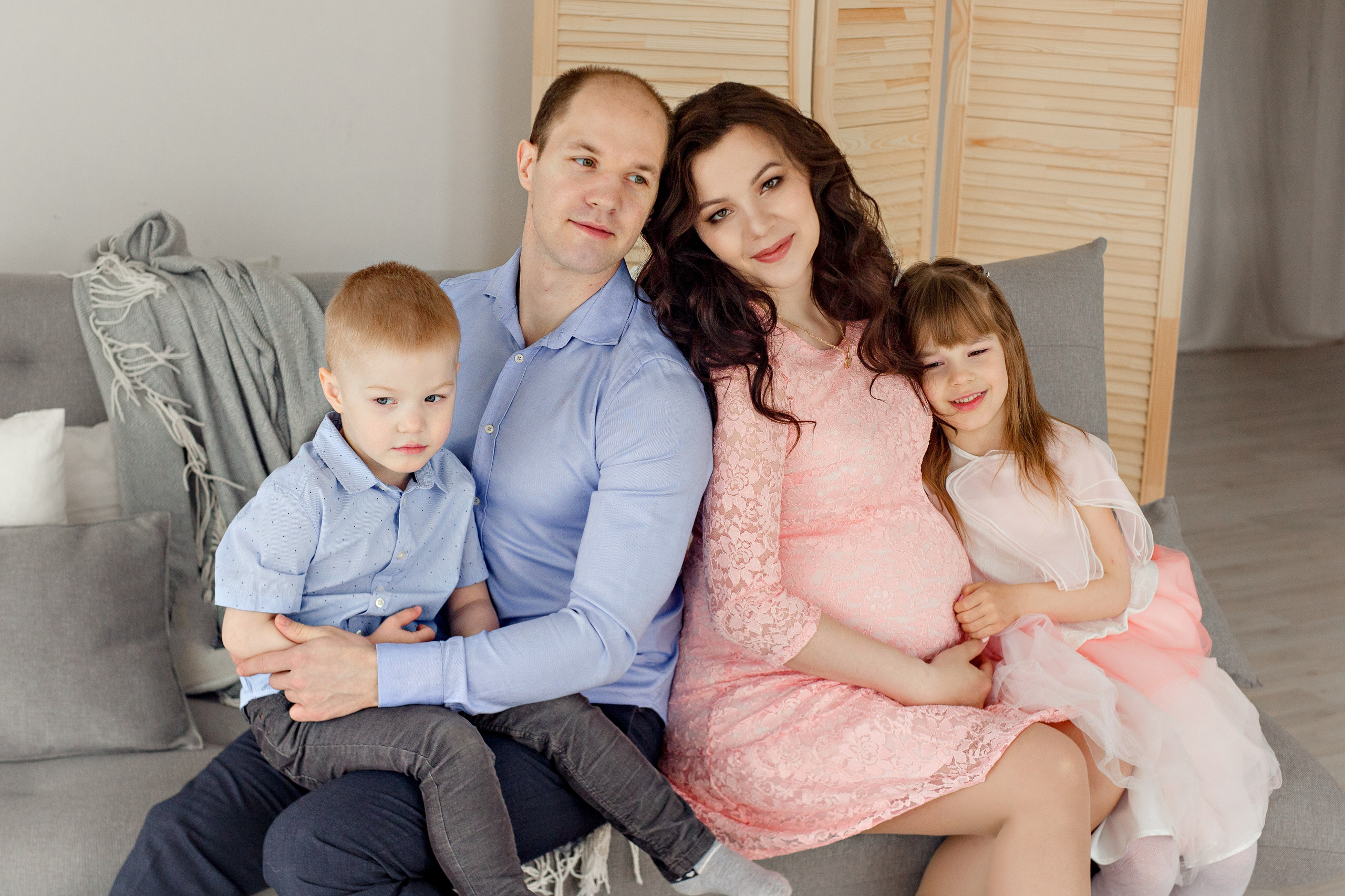 фотосессия семьи дома в Екатеринбурге