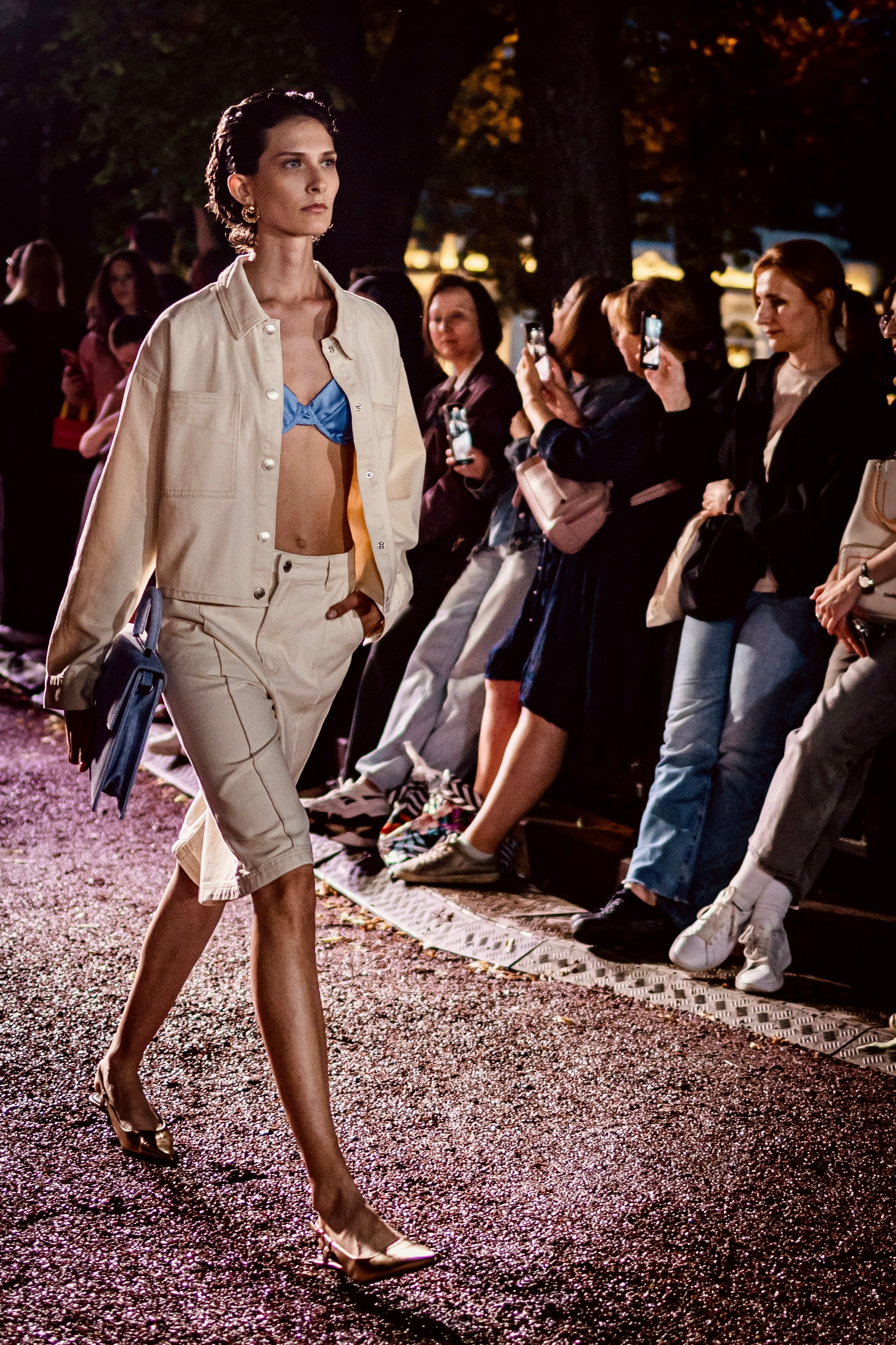 Фото с показа российских брендов на Патриках. Фотосессии и репортаж — Фотограф в Москве — Рина Серёгина