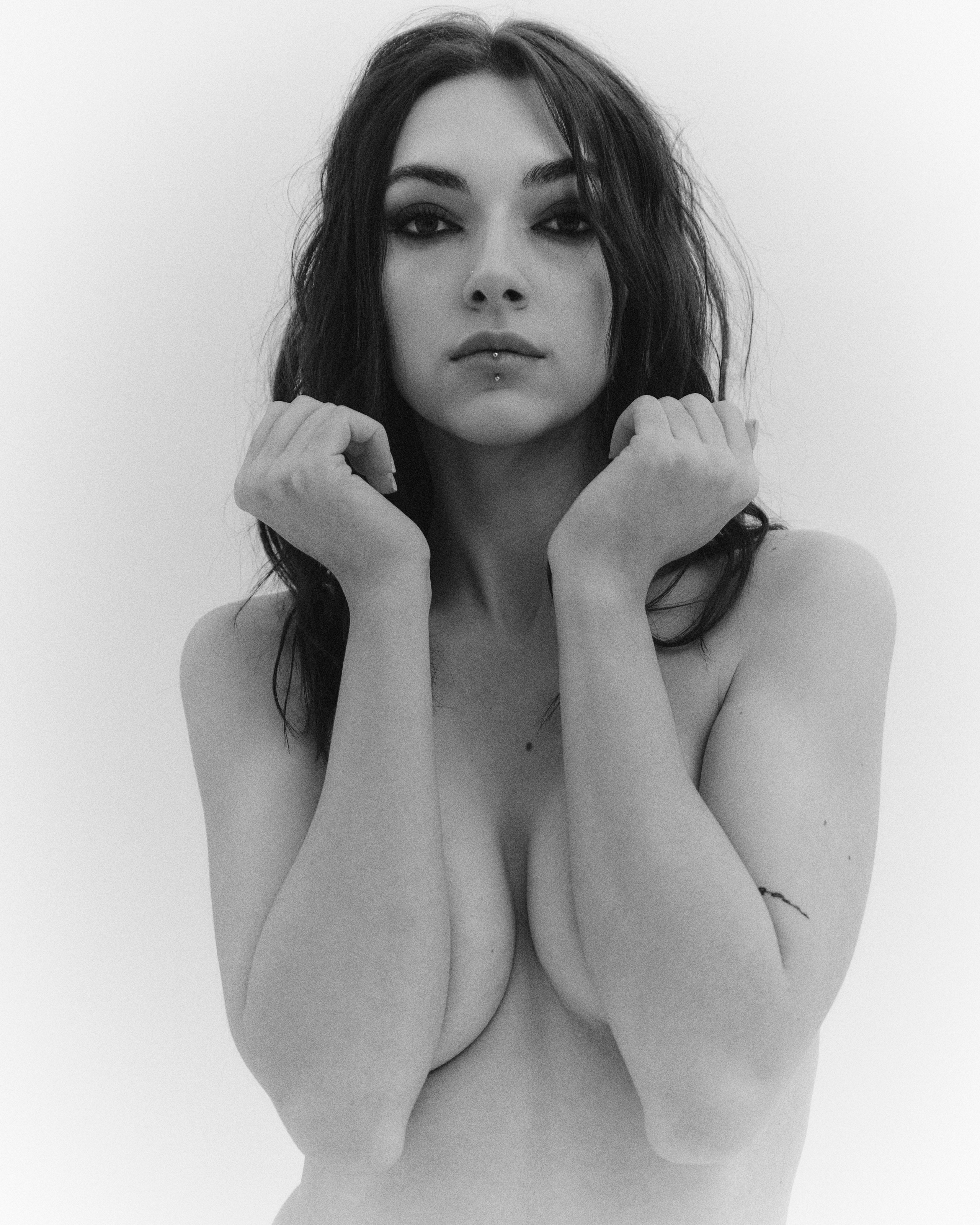 Liza. Z H U R A V L E V