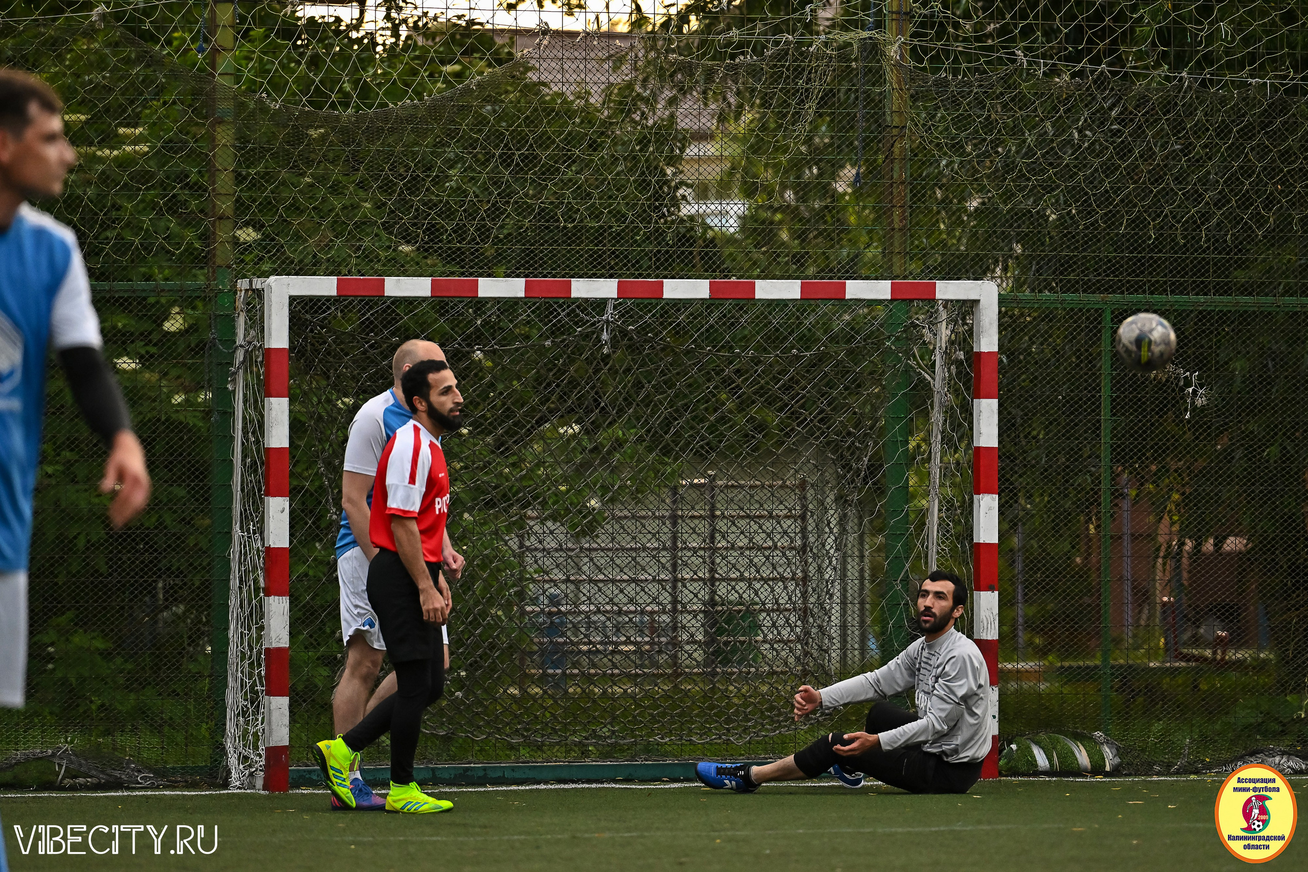 ИГРЫ МИНИ-ФУТБОЛЬНОЙ И КОРПОРАТИВНОЙ ЛИГИ. VIBECITY.RU Вайб Сити Ру Фоторепортажи Фотоотчеты Калининград
