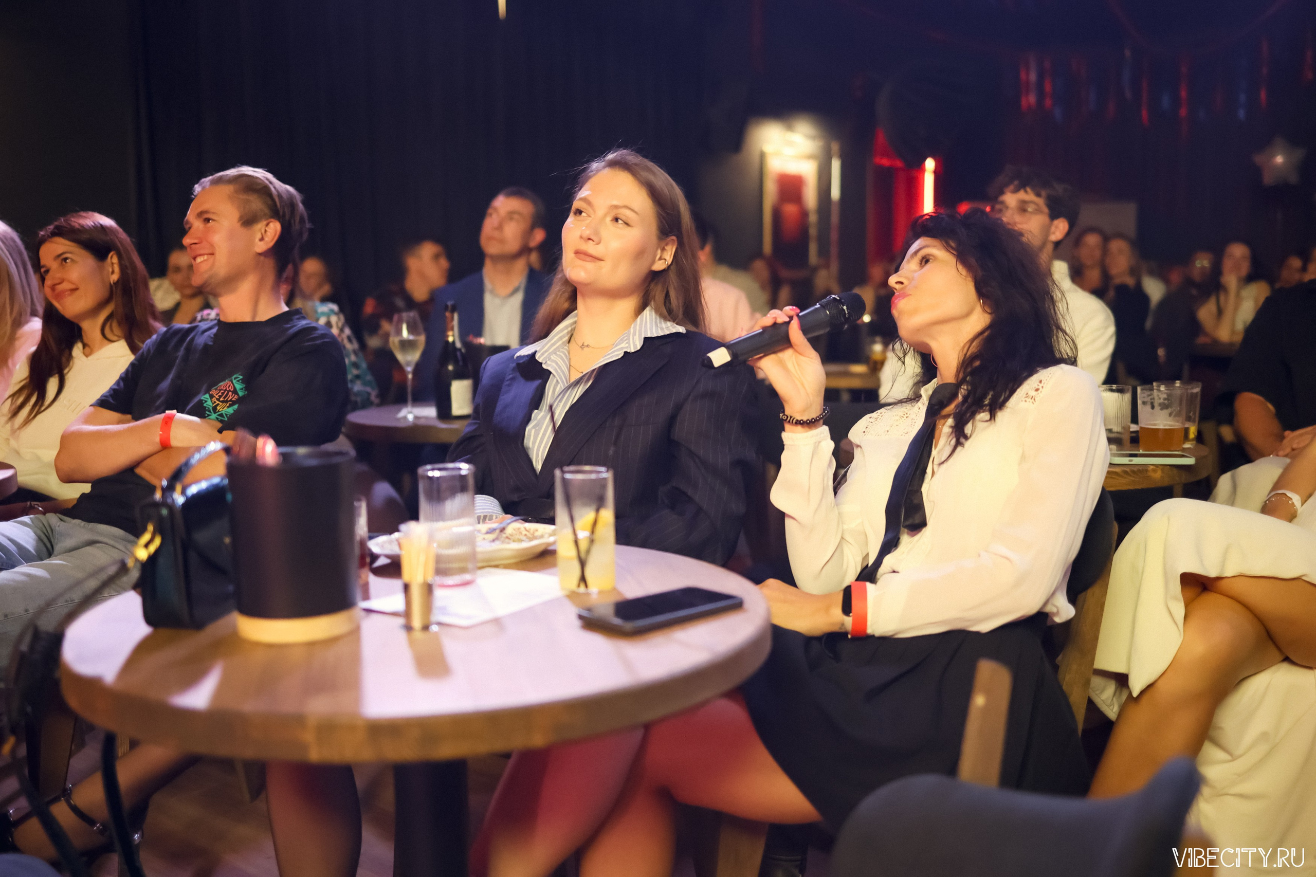 Стендап клуб Локация. VIBECITY.RU Вайб Сити Ру Фоторепортажи Фотоотчеты Калининград