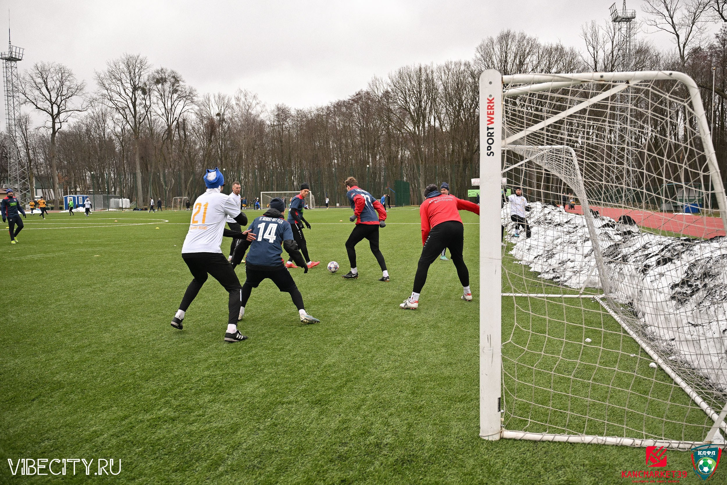 XX ЧЕМПИОНАТ КАЛИНИНГРАДСКОЙ ЛФЛ КАНЦМАРКЕТ39 сезона 2024–2025 гг. VIBECITY.RU Вайб Сити Ру Фоторепортажи Фотоотчеты Калининград