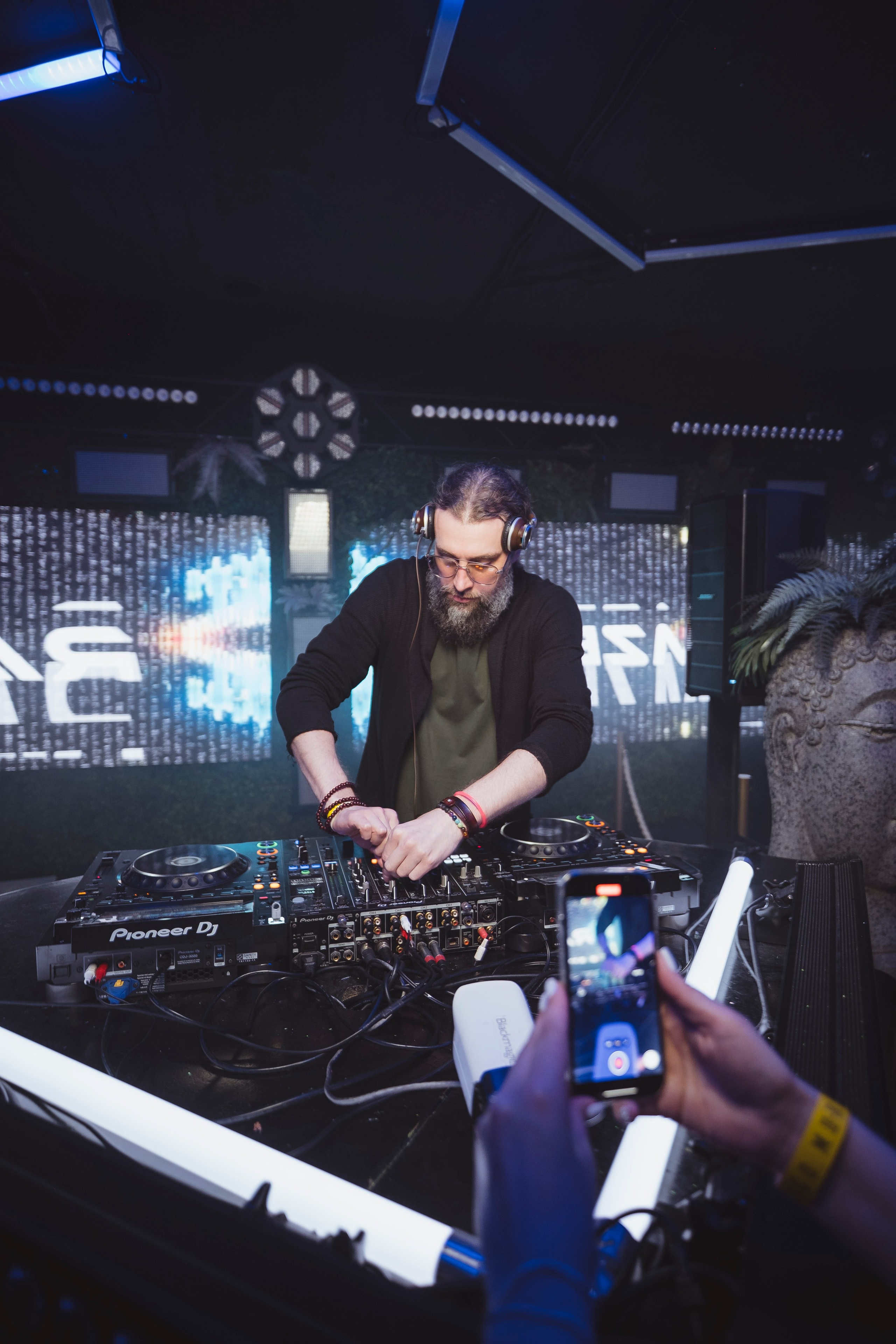 Embargo 30/03. Главная