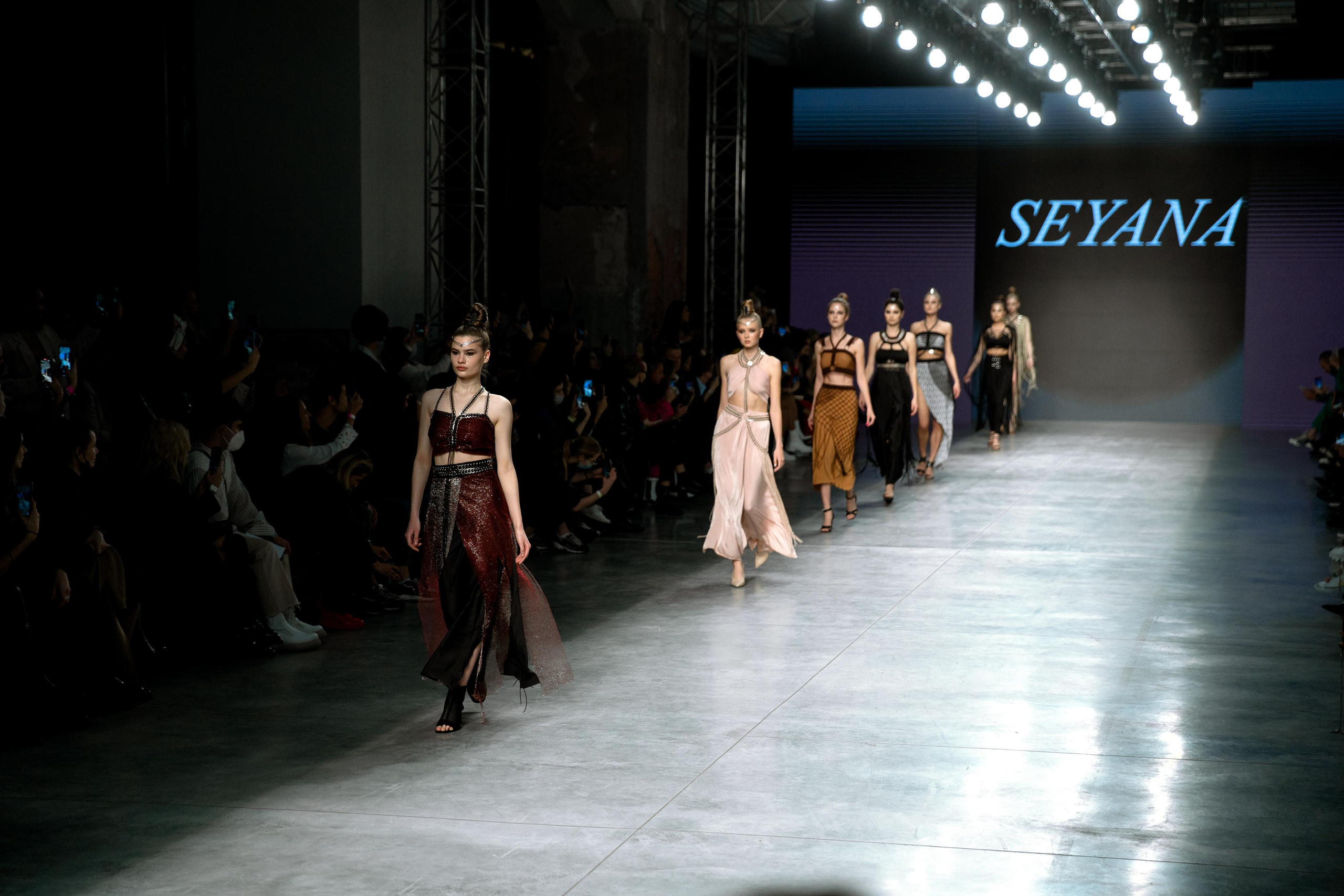 MERCEDES FASHION WEEK backstage Seyana. Свадебный и репортажный фотограф Москва — Олег Акентьев