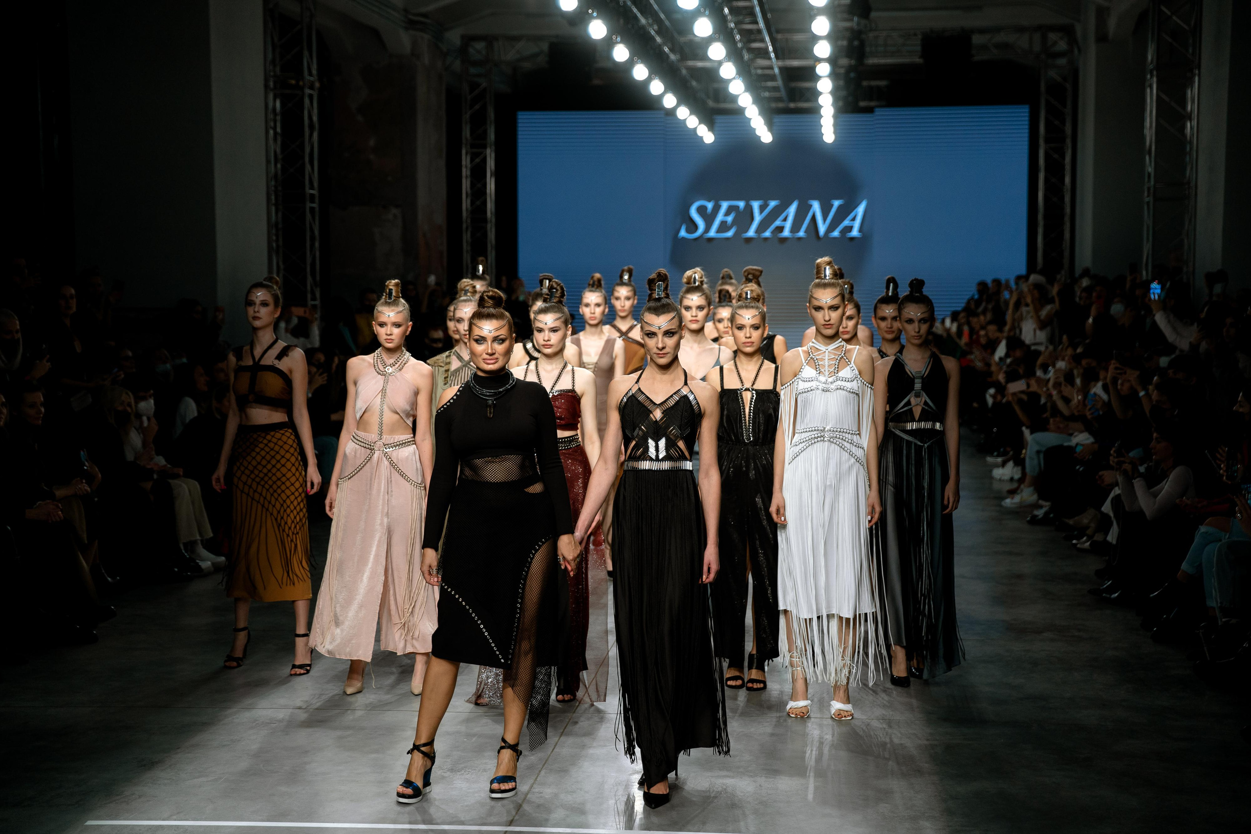 MERCEDES FASHION WEEK backstage Seyana. Свадебный и репортажный фотограф Москва — Олег Акентьев