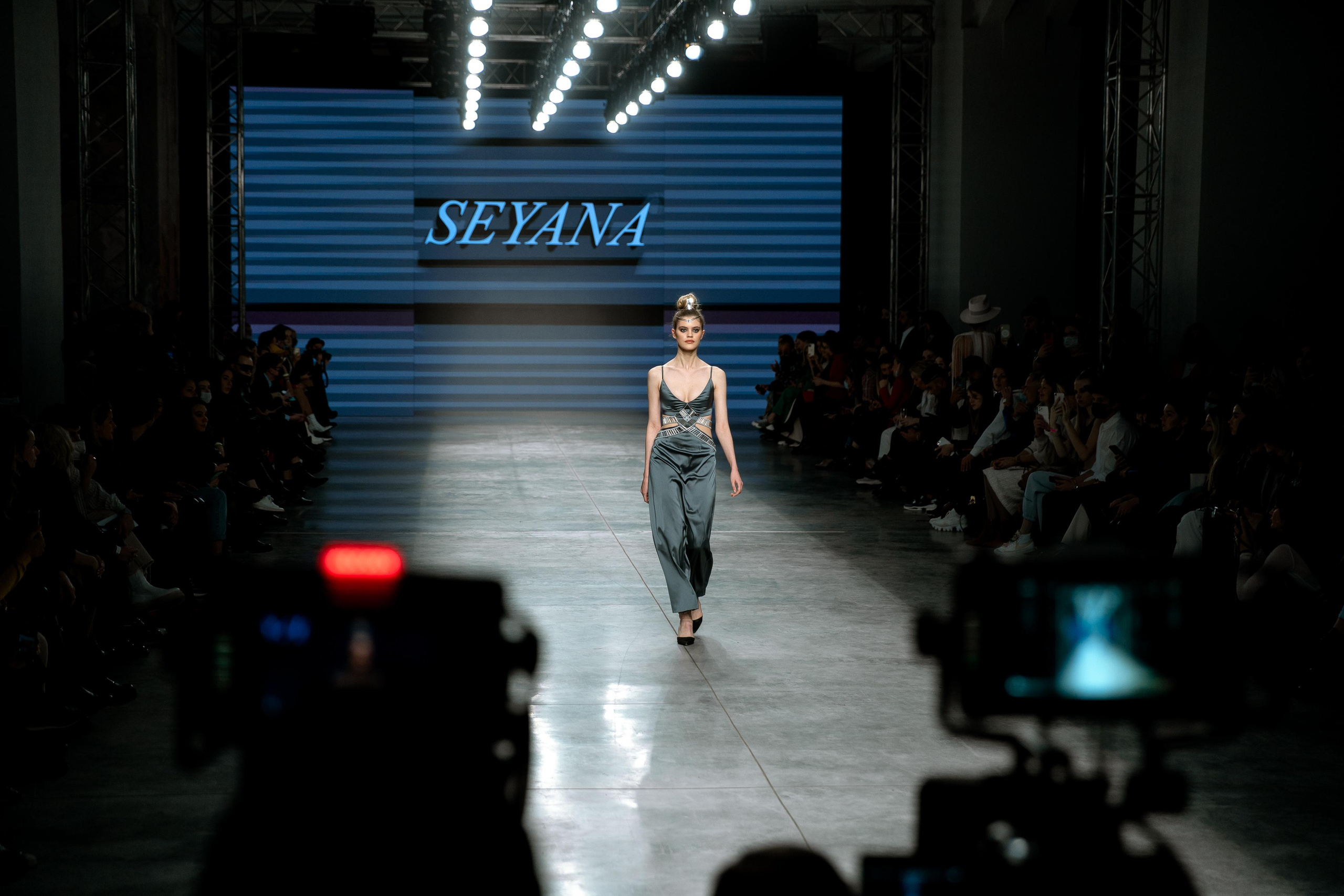 MERCEDES FASHION WEEK backstage Seyana. Свадебный и репортажный фотограф Москва — Олег Акентьев