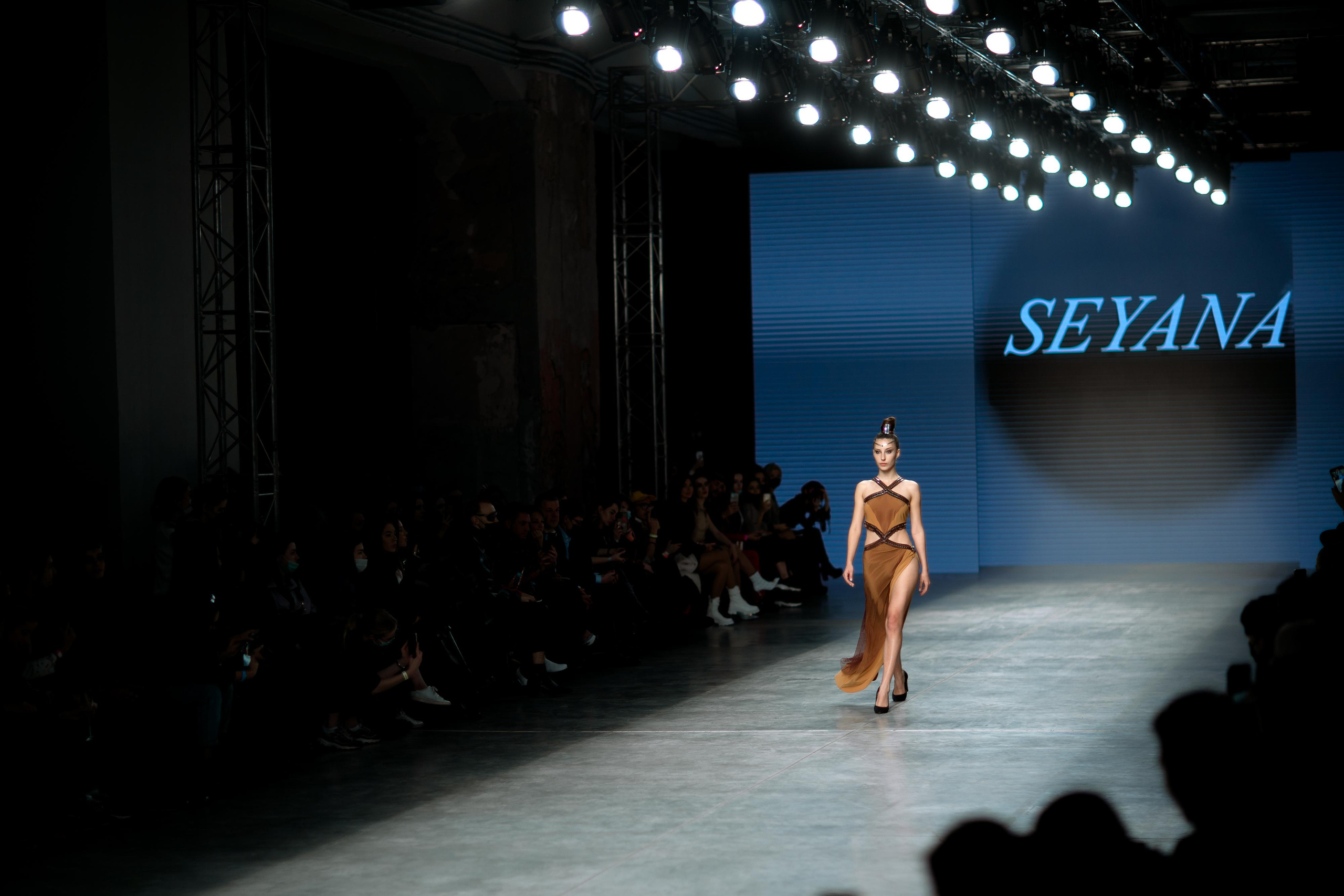 MERCEDES FASHION WEEK backstage Seyana. Свадебный и репортажный фотограф Москва — Олег Акентьев