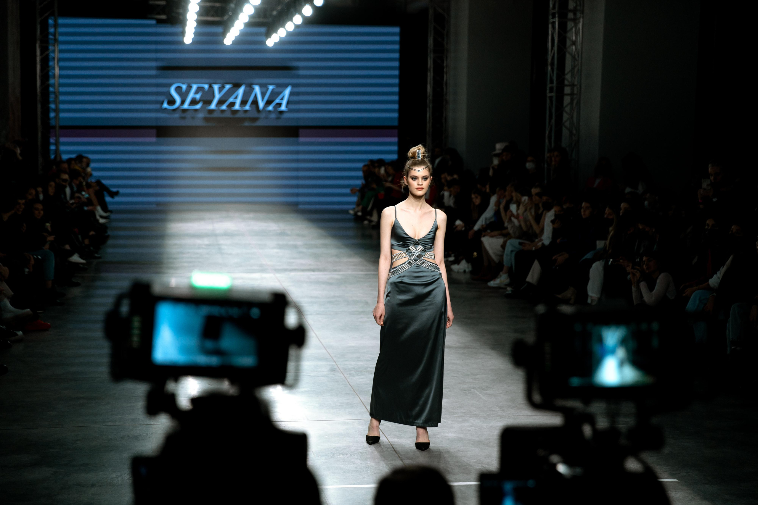 MERCEDES FASHION WEEK backstage Seyana. Свадебный и репортажный фотограф Москва — Олег Акентьев