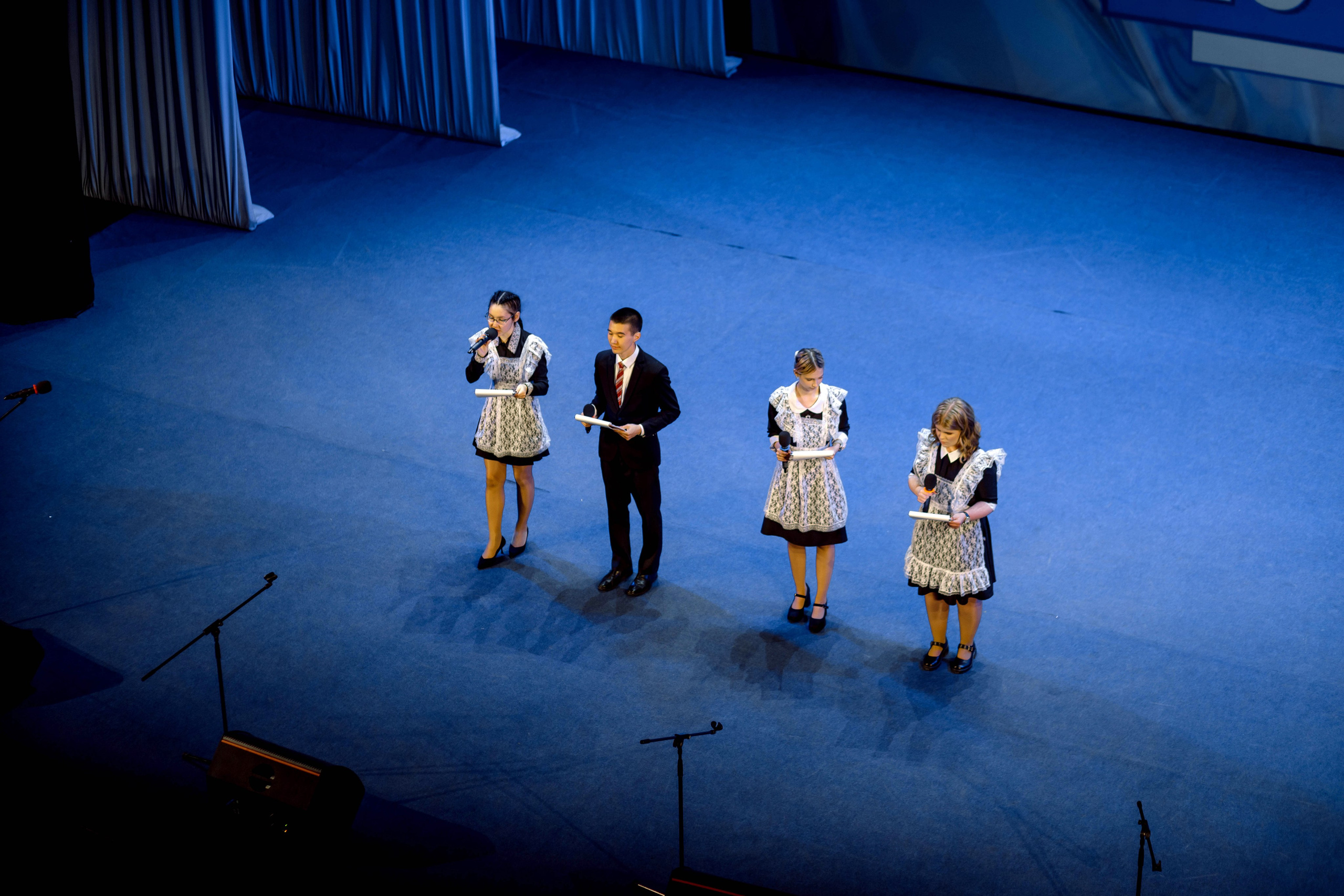 Гимназия 25 — последний звонок (Драм Театр). Свадебный фотограф Иркутск, репортажный фотограф Иркутск