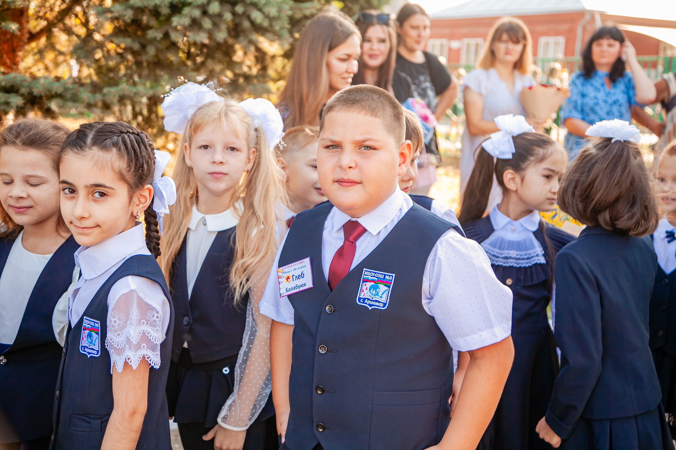 1 сентября линейка. Свадебный и семейный фотограф в Армавире