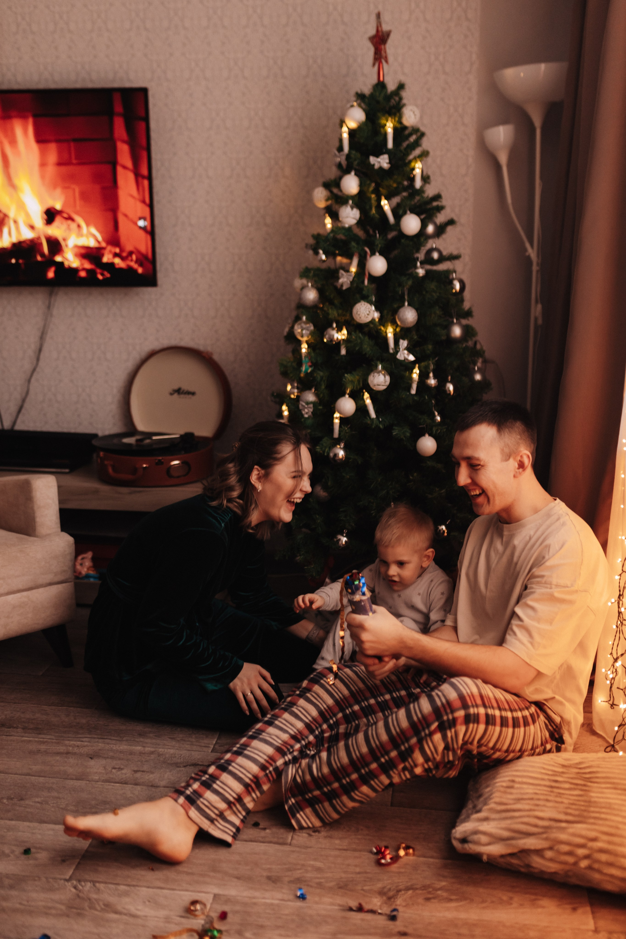 Новогоднее настроение Миши с родителями и Оскаром. Семейный фотограф Альбина Крутелева, Екатеринбург, Ревда