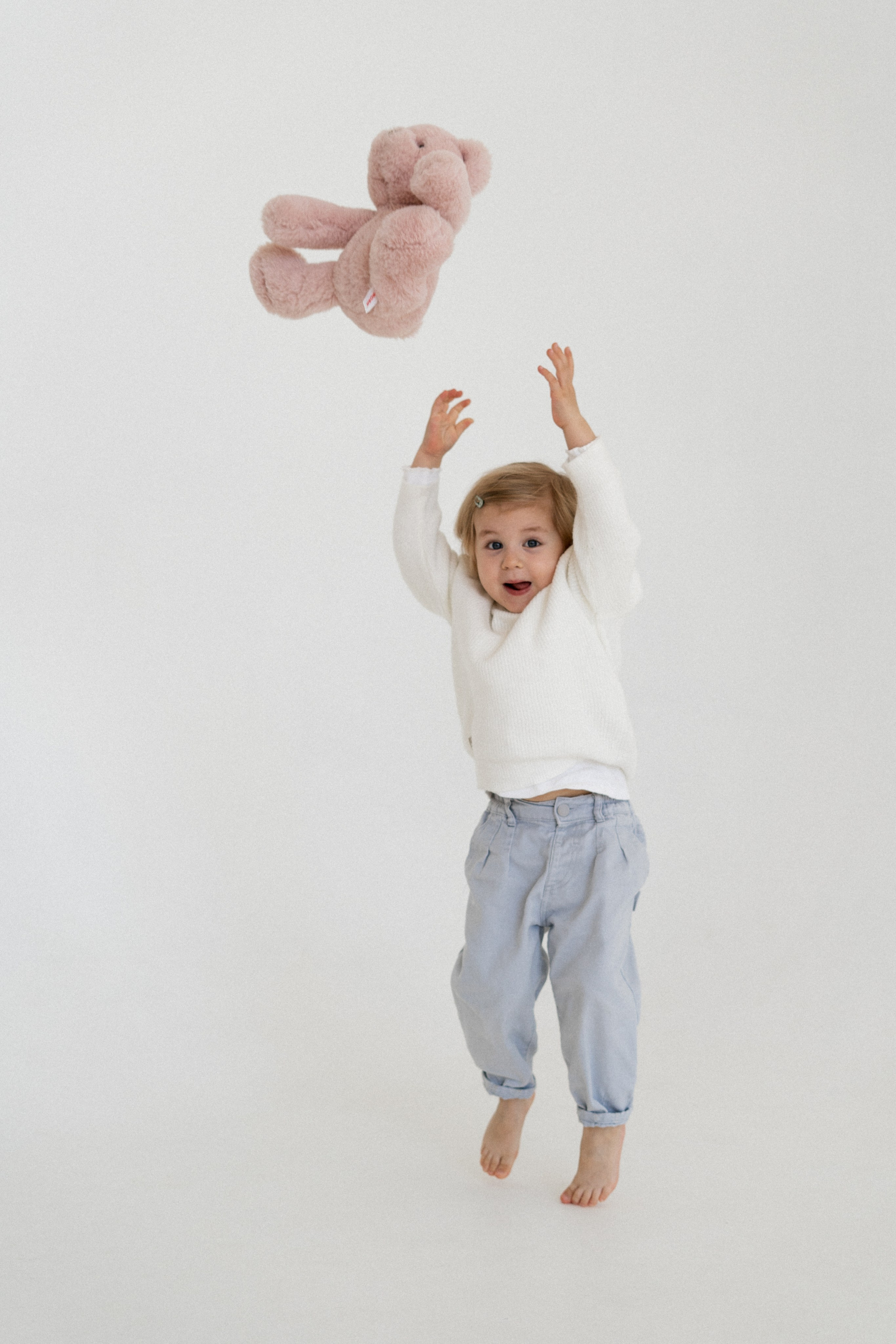 Оля, Артемий, Вера. Главная