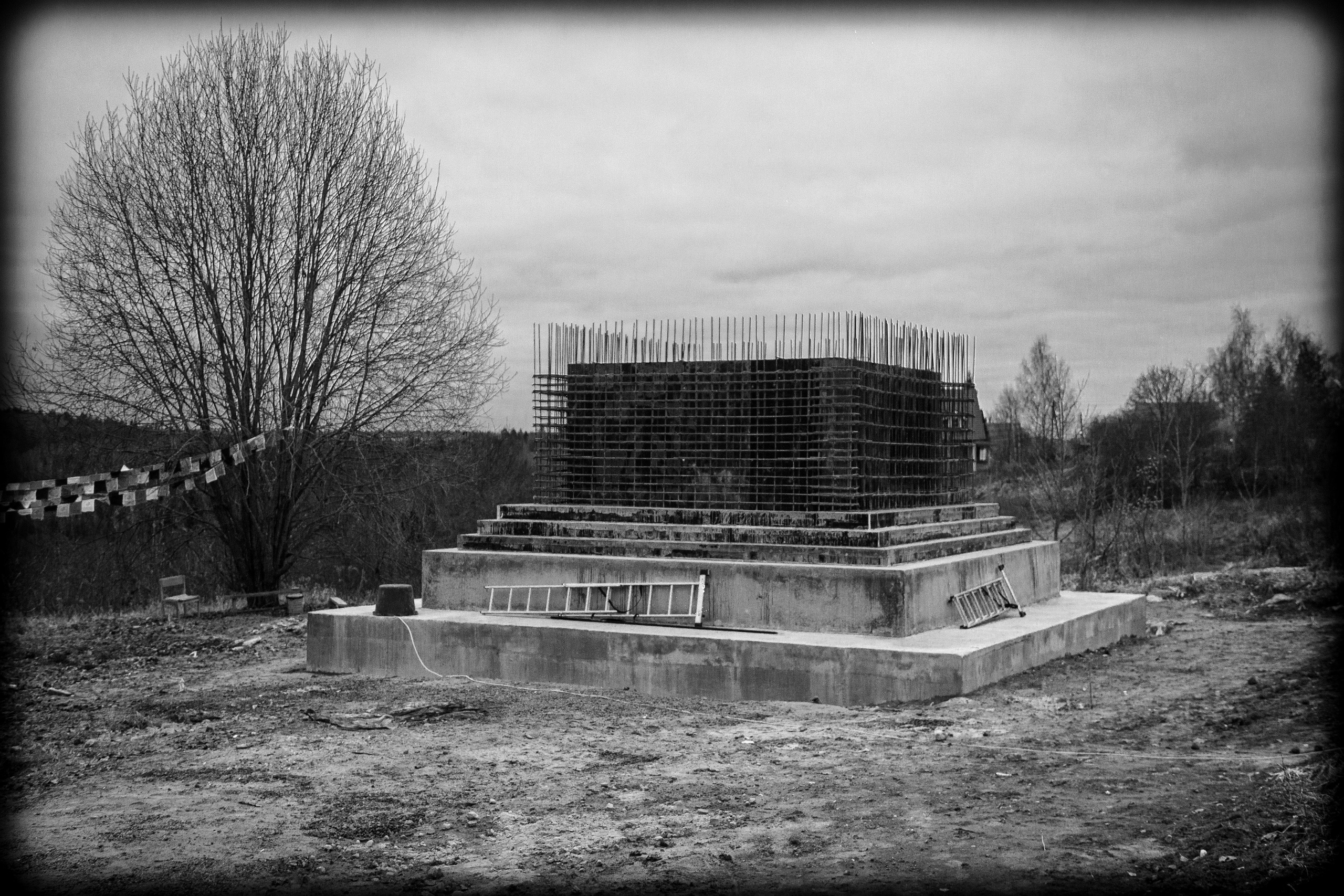 Строительство Ступы в Яхроме. Фотография, как она есть