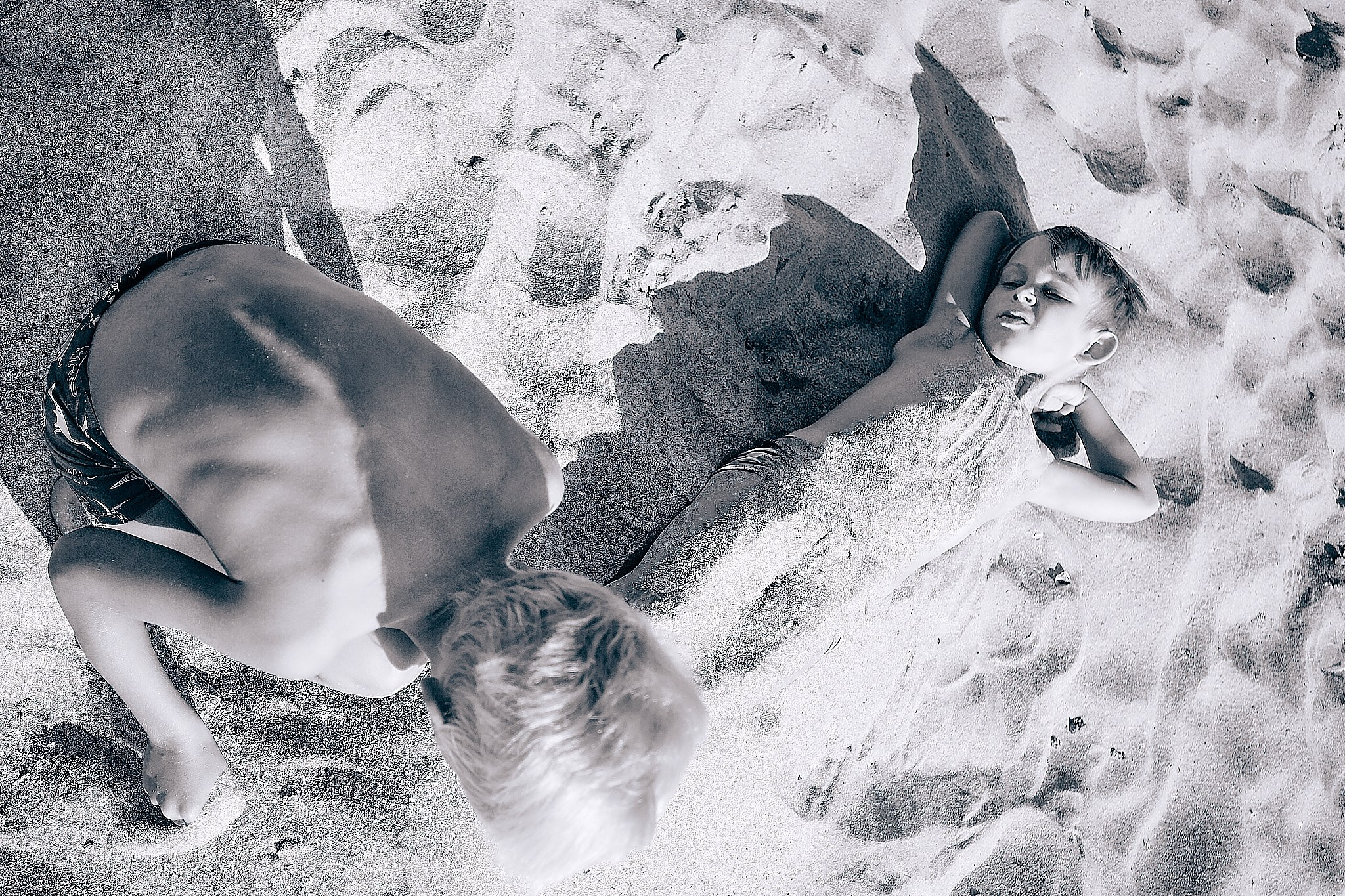 Привет! Меня зовут Слава Кравец, я репортажный фотограф в Московском регионе