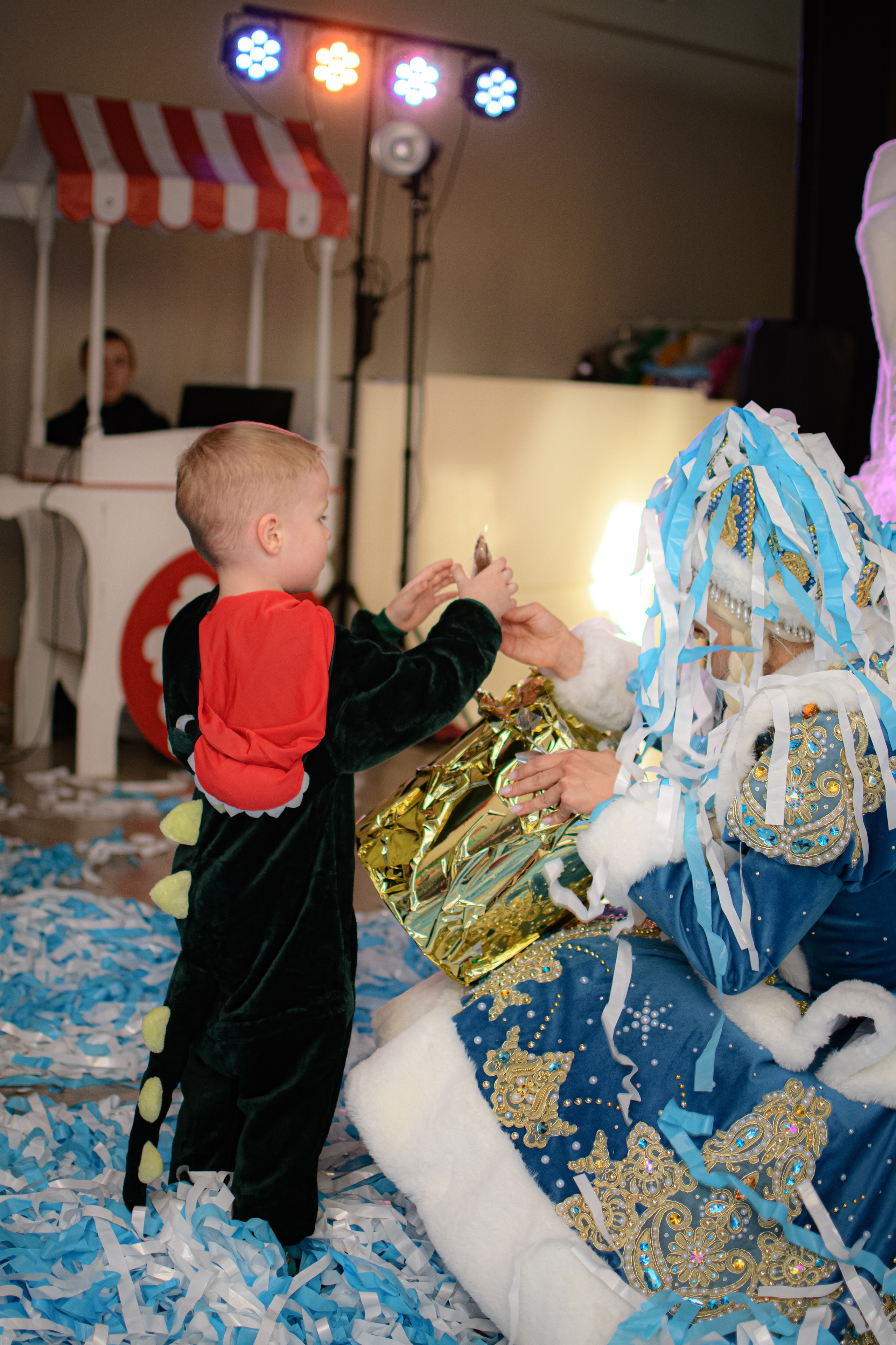 HAPPY NEW YEAR. Photokarish