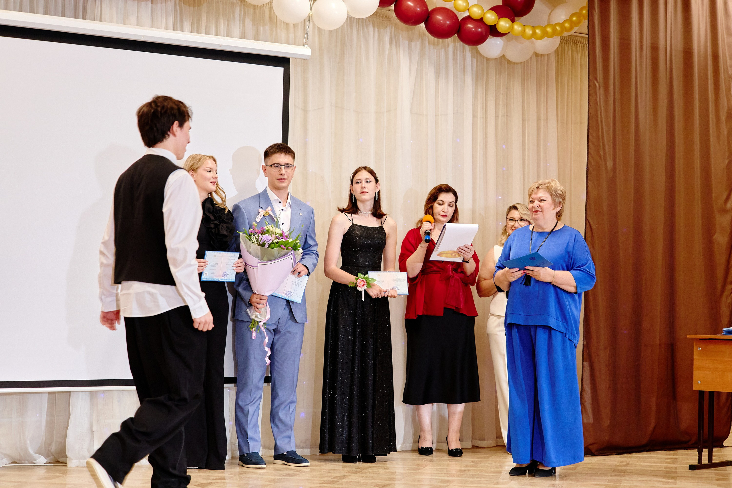 Выпускной 35 Сош. Фотограф Выпускные альбомы Таганрог Сергей Коробченко