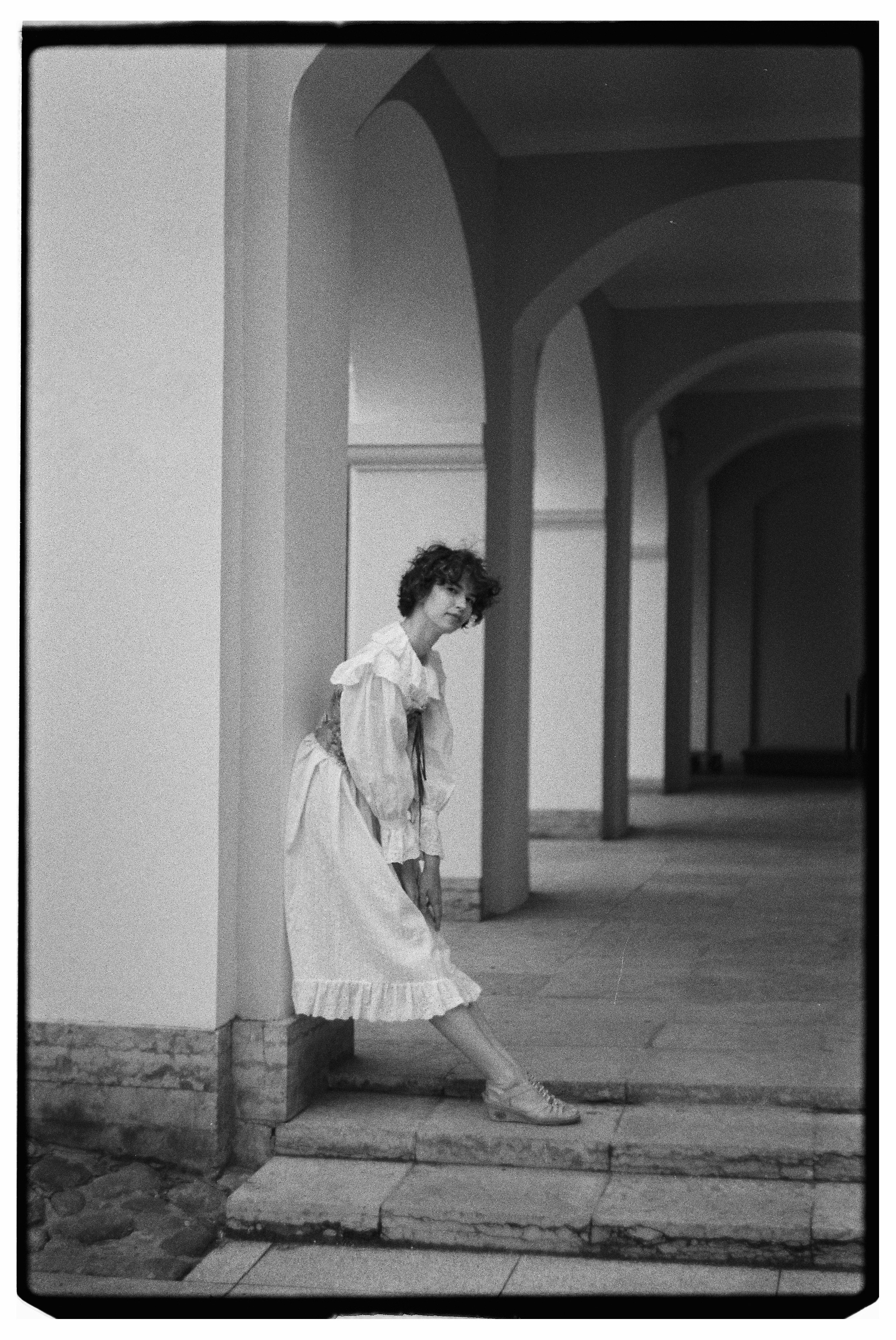 Прогулочная портретная фотосессия на плёнку для Полины в СПб. Светлана Гопанюк. Портретный фотограф. Санкт-Петербург. СПб