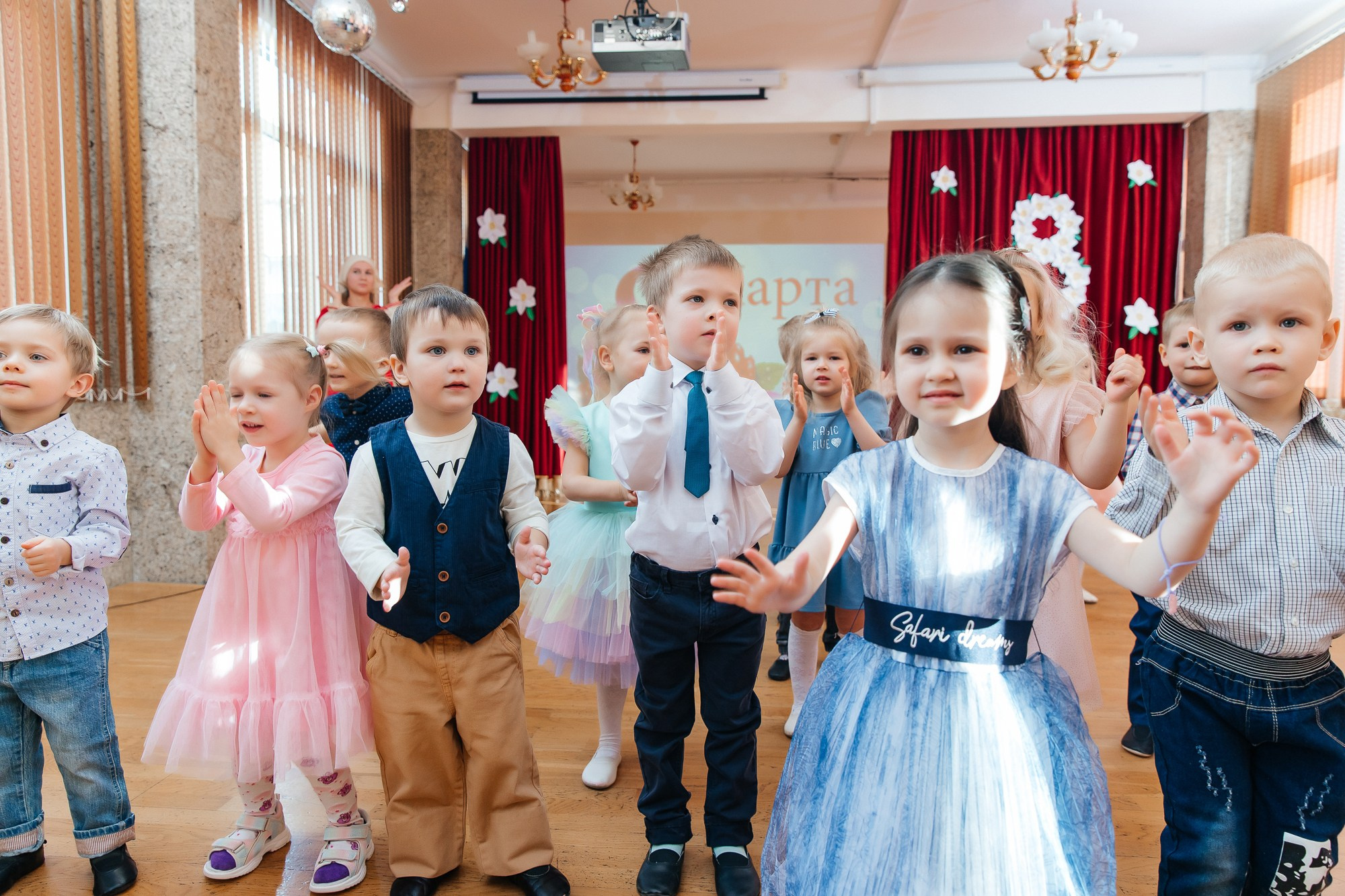 Детский сад № 93 — Утренник (07.03.2023). Свадебный и семейный фотограф Крамар Наталья
