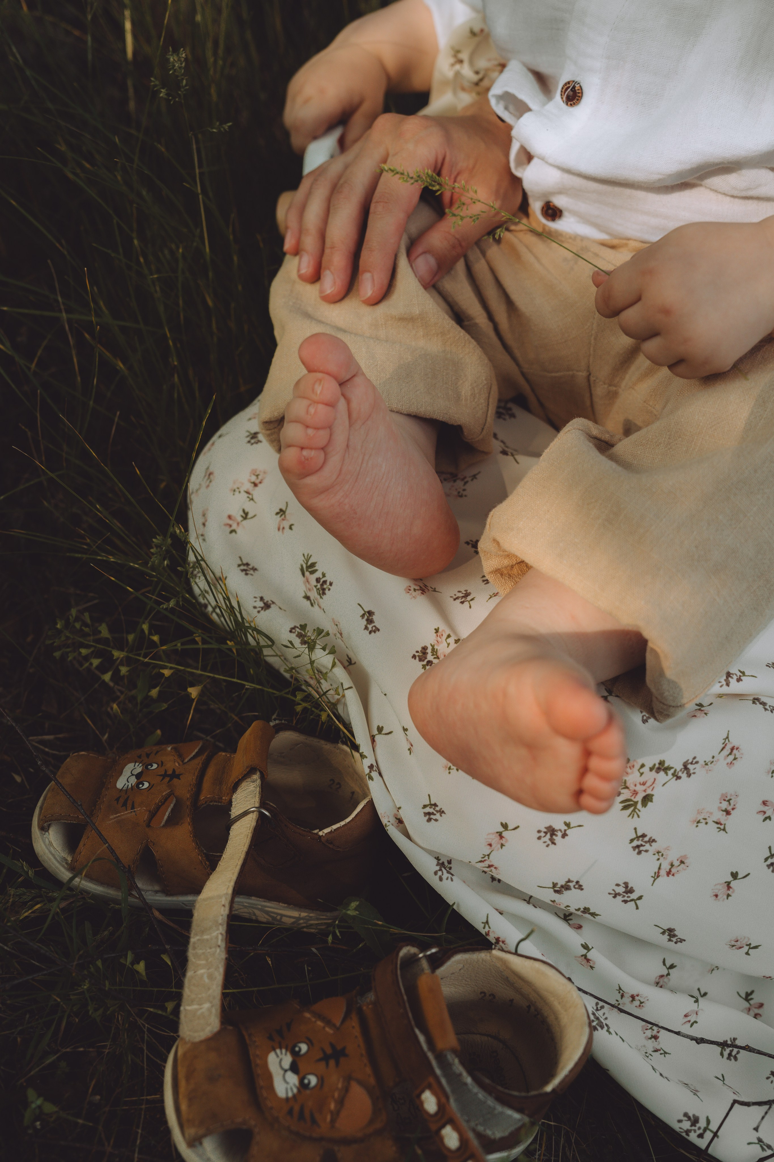 МАТЕРИНСТВО — ЭТО ПУТЬ, ГДЕ МАЛЕНЬКИЕ ЛАДОШКИ ВЕДУТ К БОЛЬШИМ ОТКРЫТИЯМ. Семейный и детский фотограф Анна Бренч