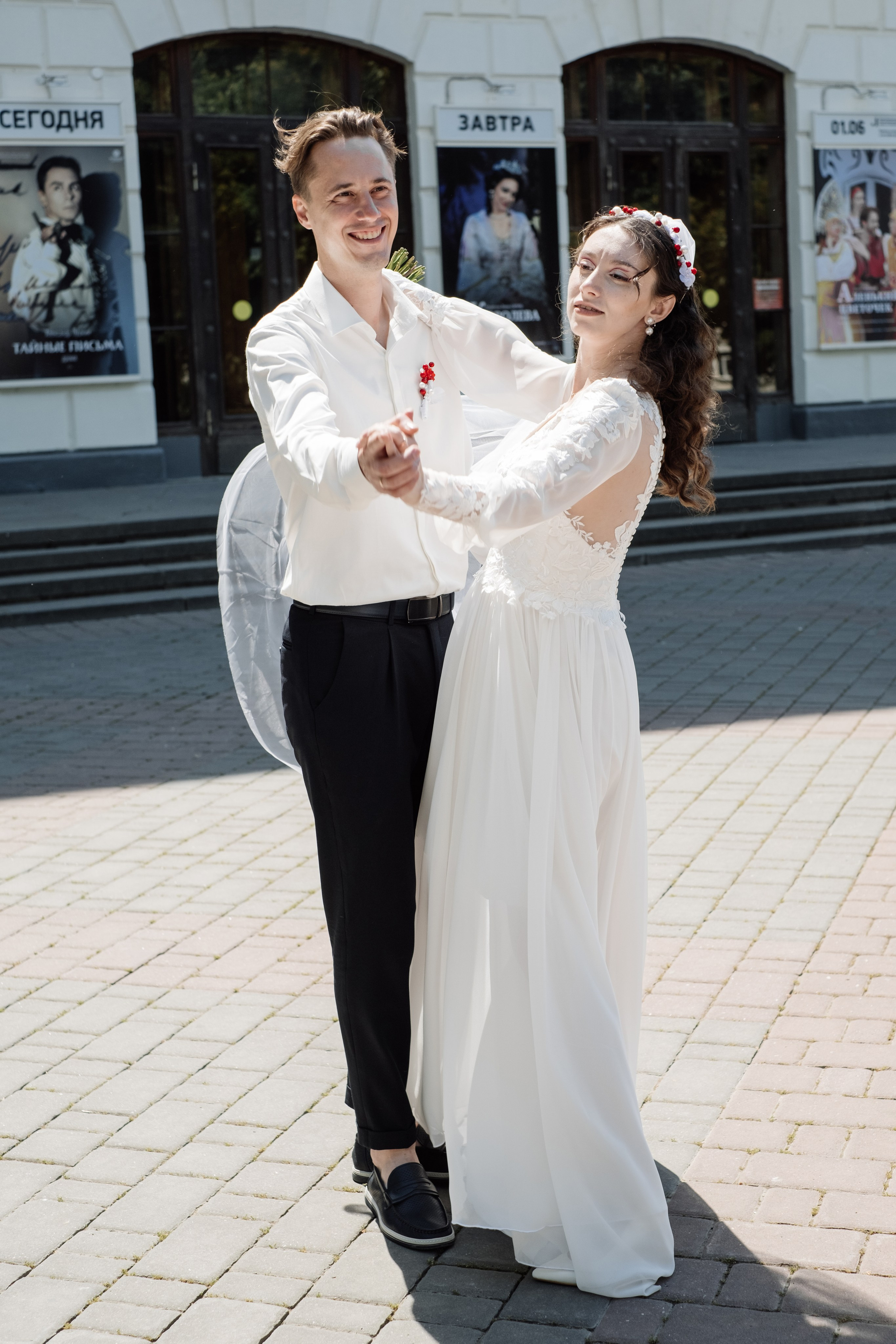 О+Д (ЗАГС, прогулка Центр и Парк Победы, банкет). Профессиональная фотосъемка в Крыму. Натуральные эмоции и живые кадры. Забронируйте дату прямо сейчас!