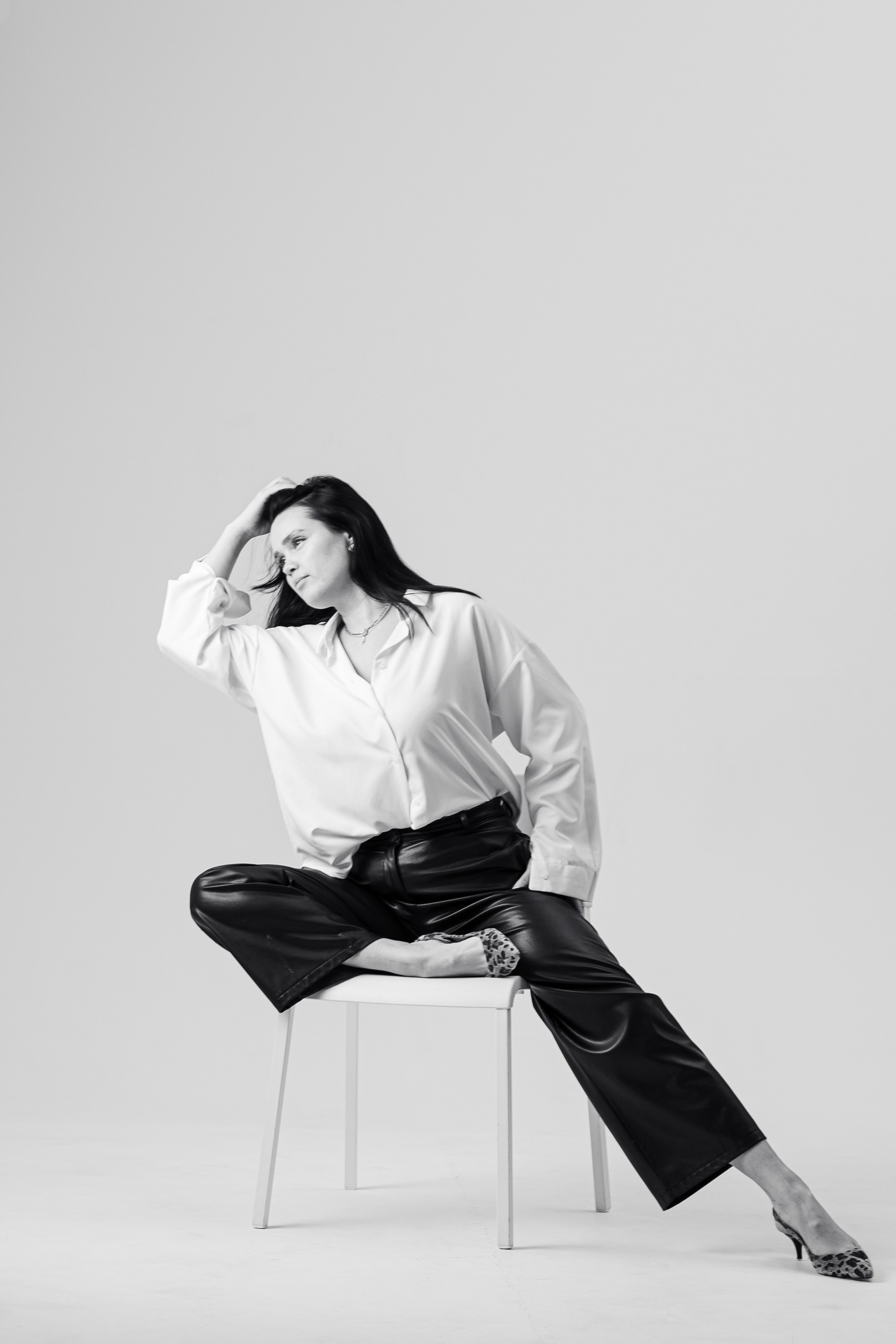 Ч/б. Студийная съемка. Екатерина Бикбаева фотограф, видеограф, медиа-продюсер