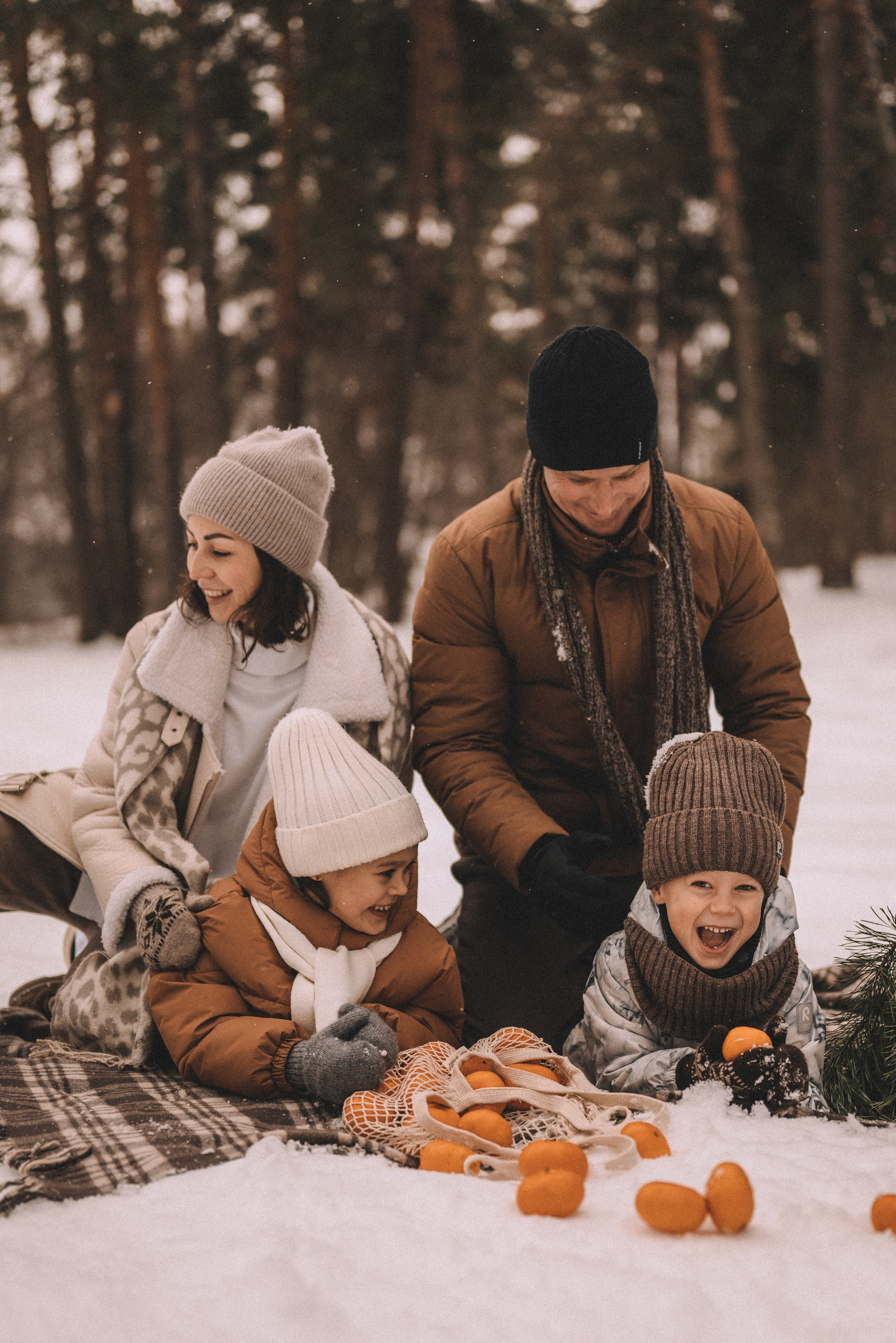 Сергей и Наталья с Ксюшей и Максимом. Фотограф Кристина Пархоменко