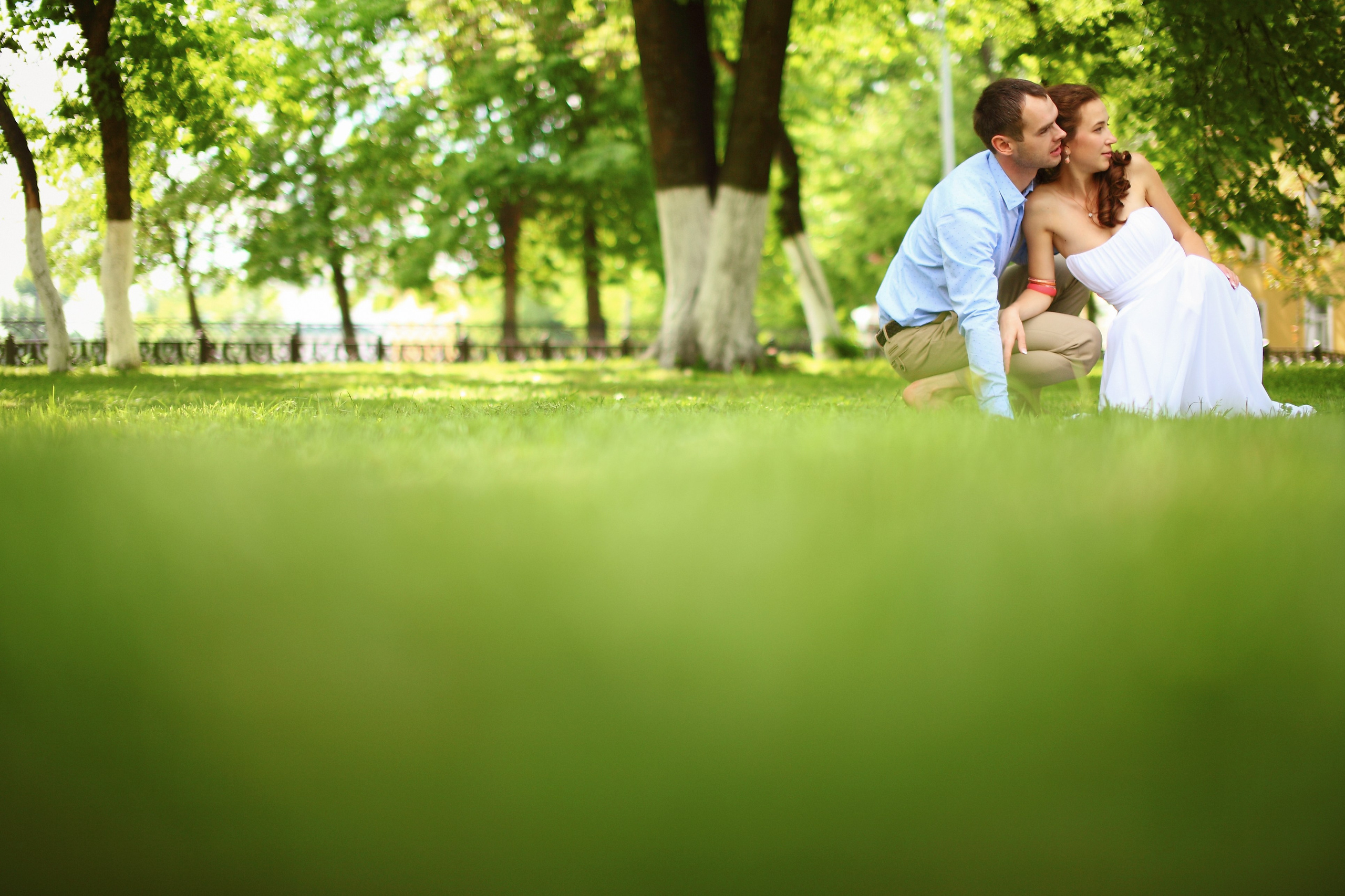 Душевная фотосессия пары в поле. Свадебный и репортажный фотограф в Ярославле и Санкт-Петербурге Роман Микрюков