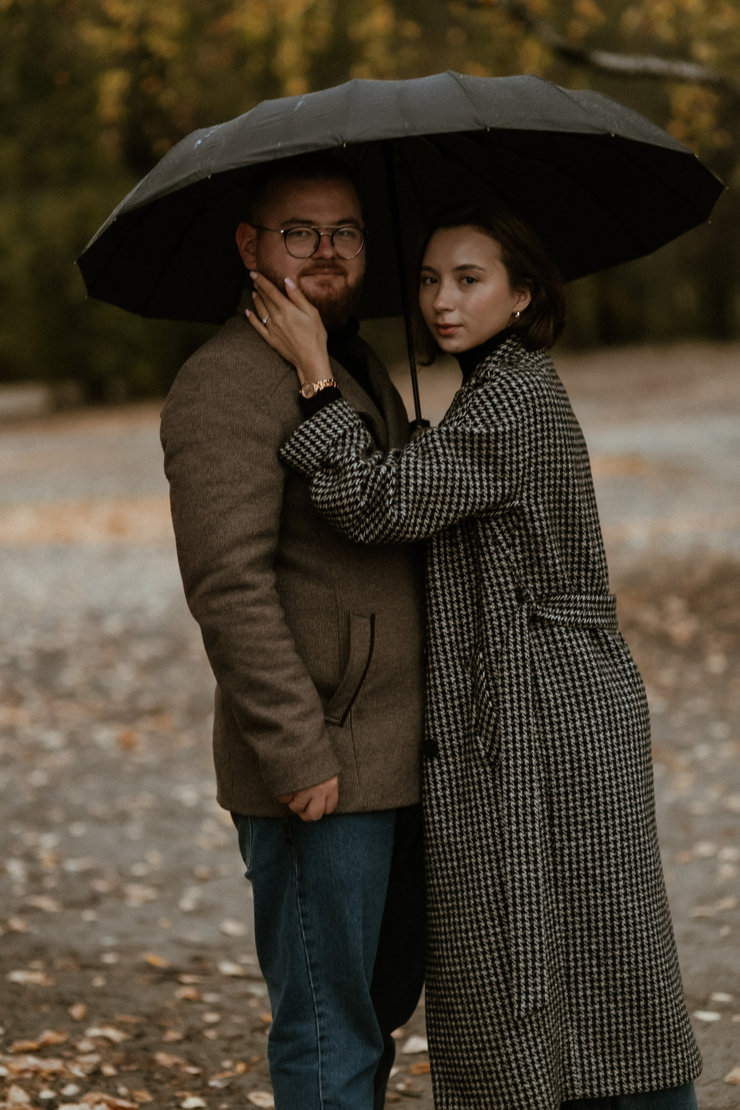Фотосессия влюбленных осенью в городе. Свадебный и репортажный фотограф в Ярославле и Санкт-Петербурге Роман Микрюков