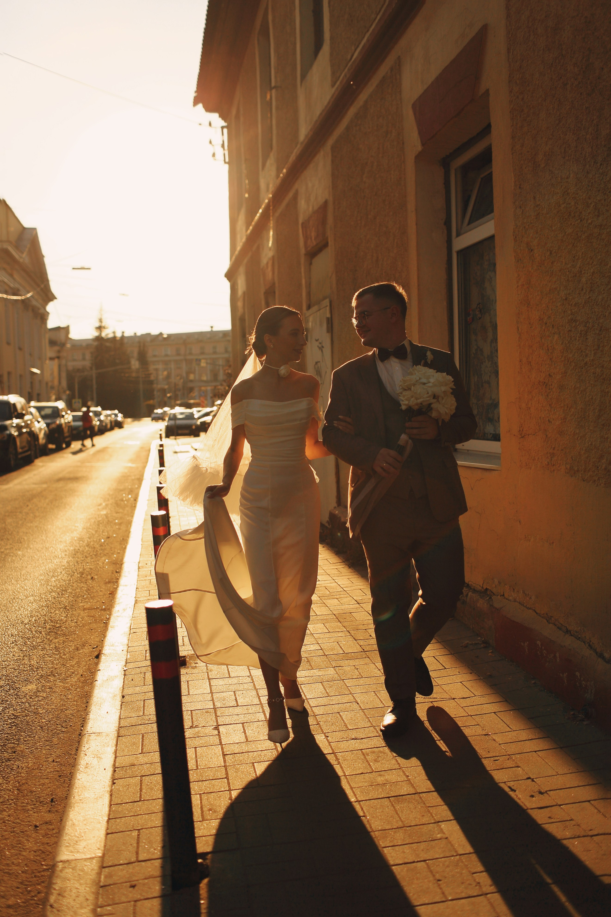 Свадебная фотосессия Ивана и Лидии в отеле и городе. Свадебный и репортажный фотограф в Ярославле и Санкт-Петербурге Роман Микрюков