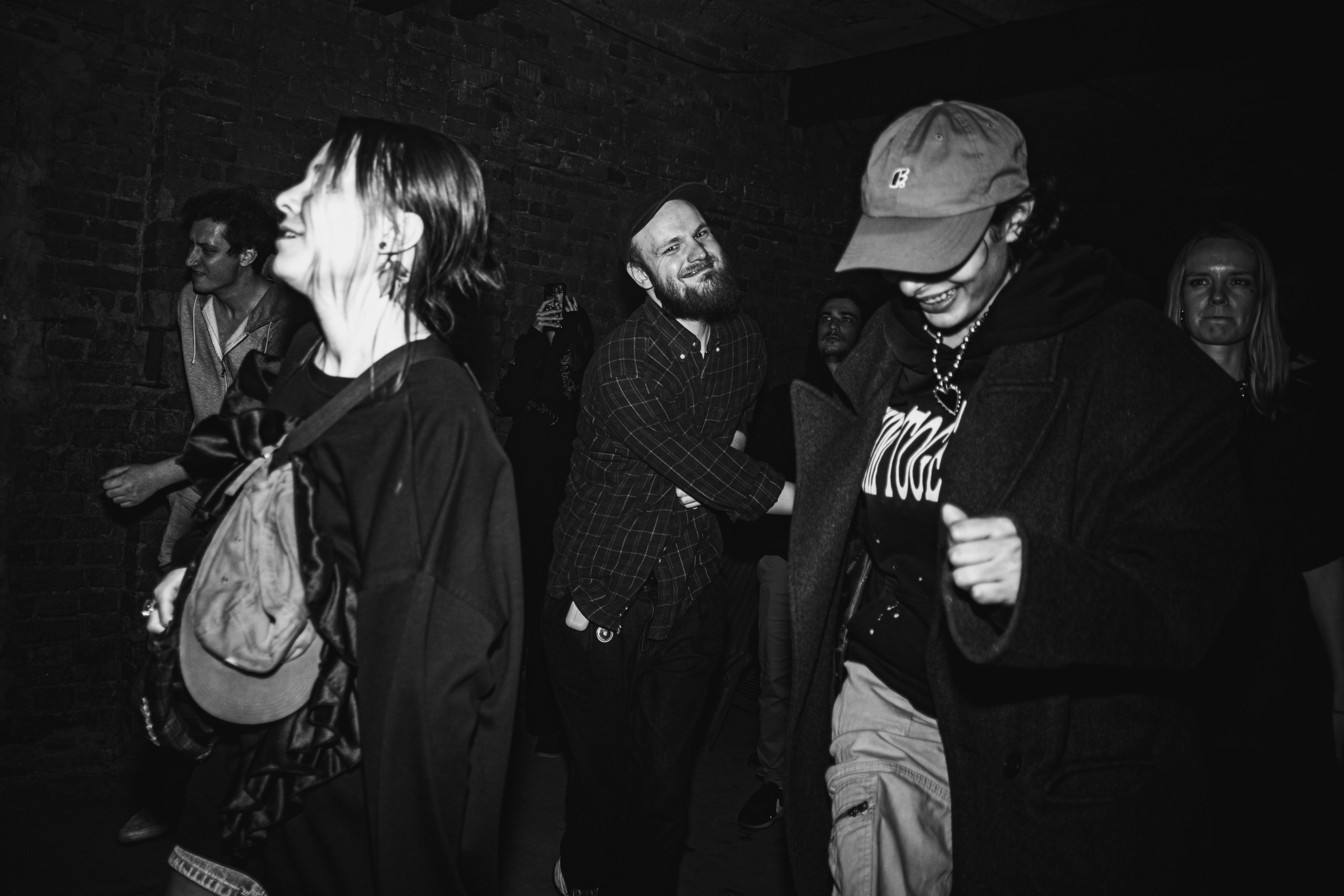 Laugar & Шумы Штормовых Широт & Пожары На Дальнем Севере 11.10.2025. Репортажный фотограф в Москве Legiodot