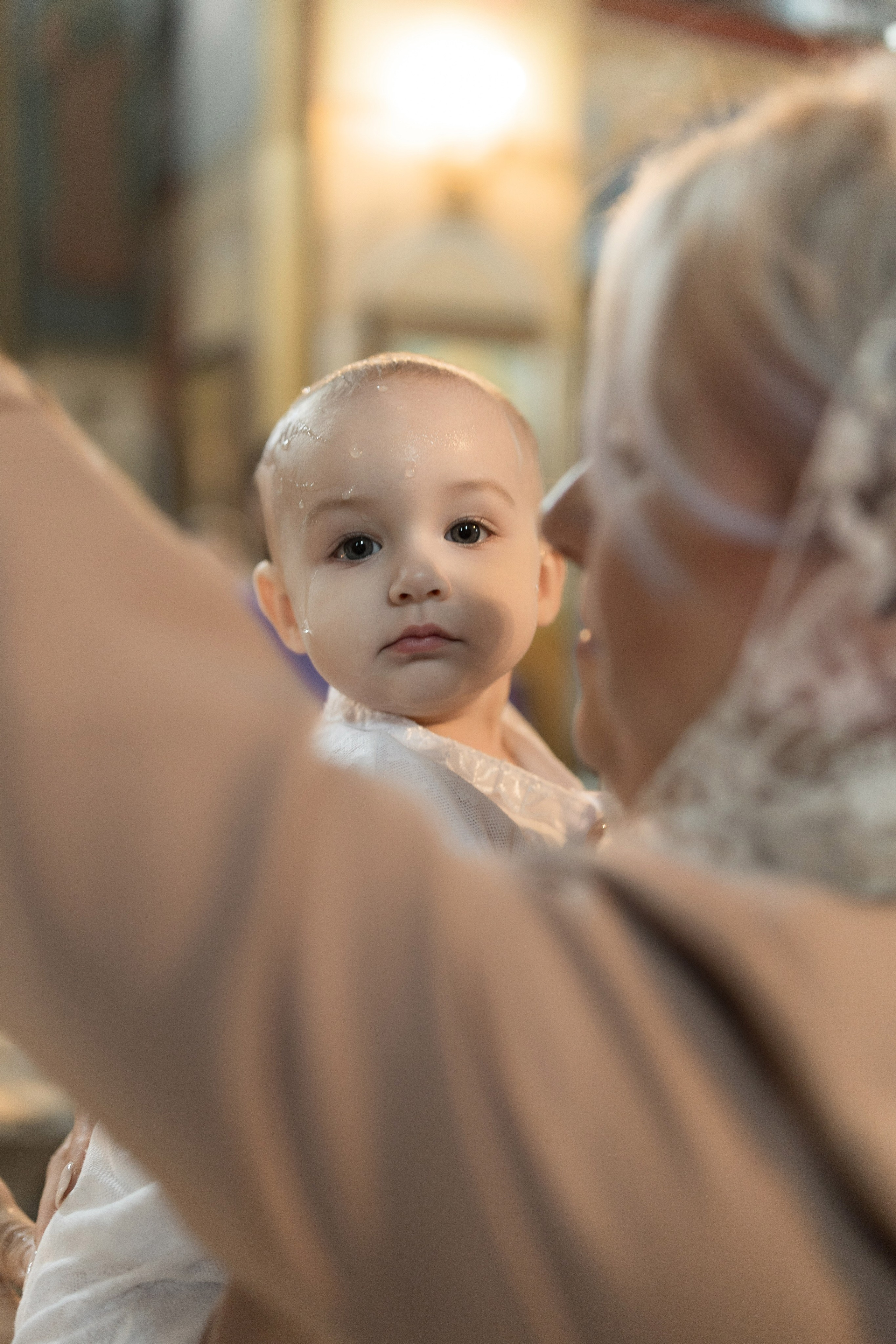 Крещение Миланы в церкви иконы Божией Матери / пасмурная погода. Анастасия Безуглова- свадебный фотограф в Таганроге