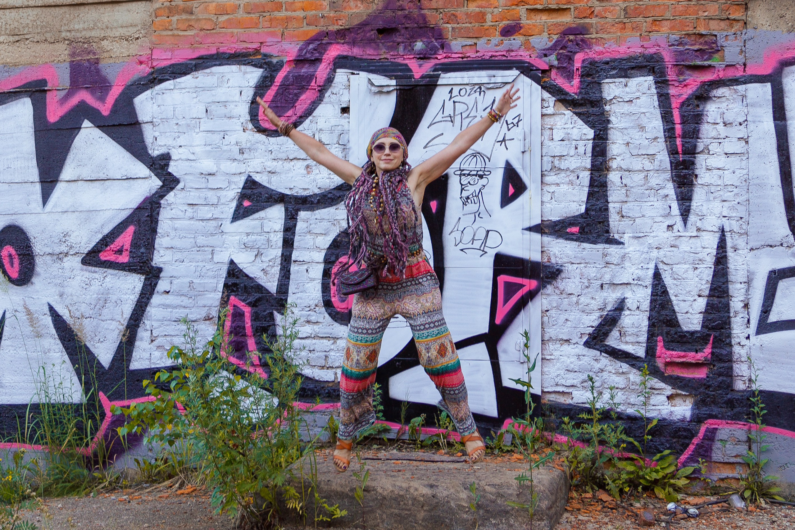 Женские фотосессии в образе Хиппи и металлиста