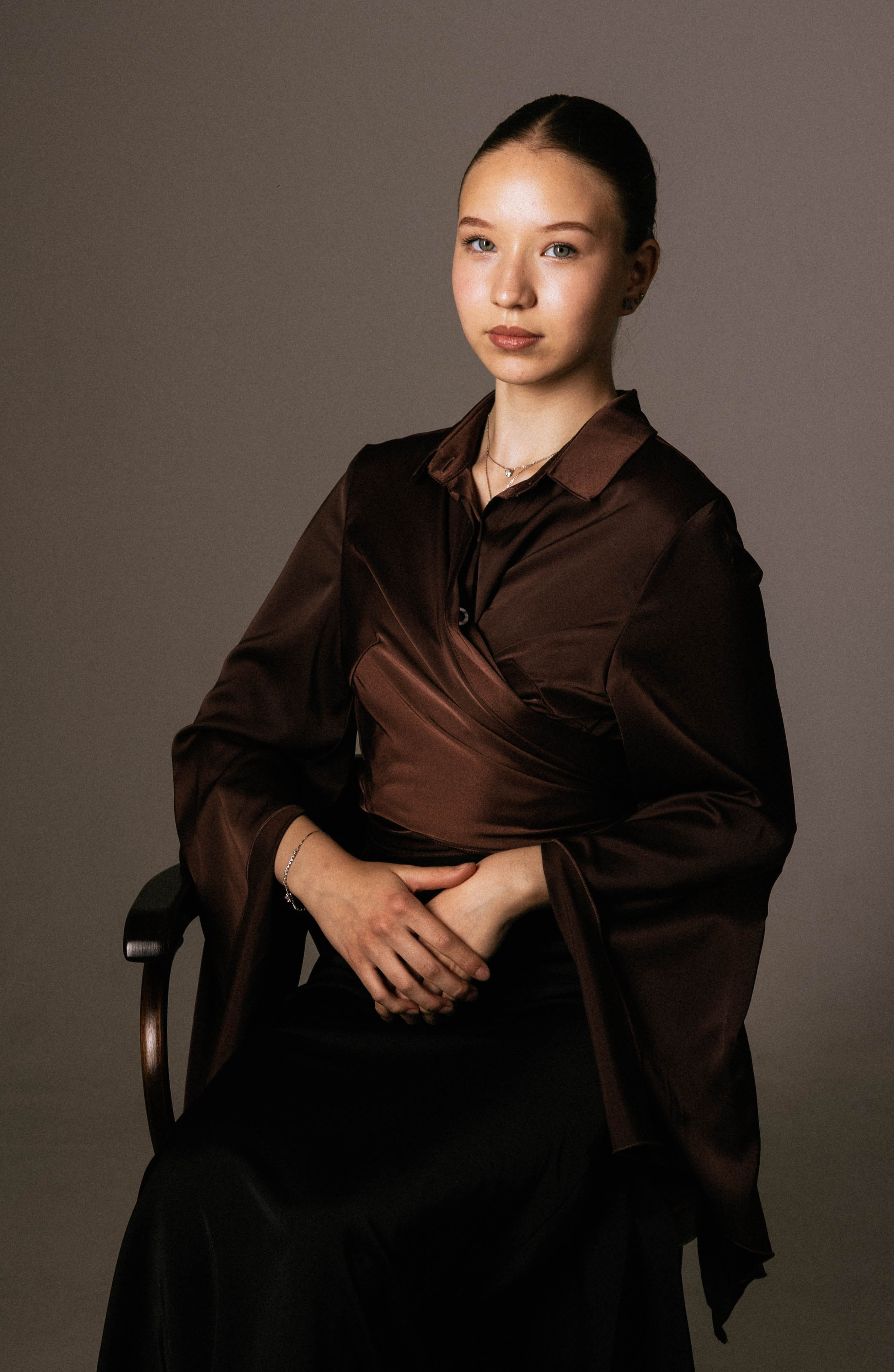 Портретная фотосессия в Алматы — индивидуальный портрет в студии. Фотограф Алматы