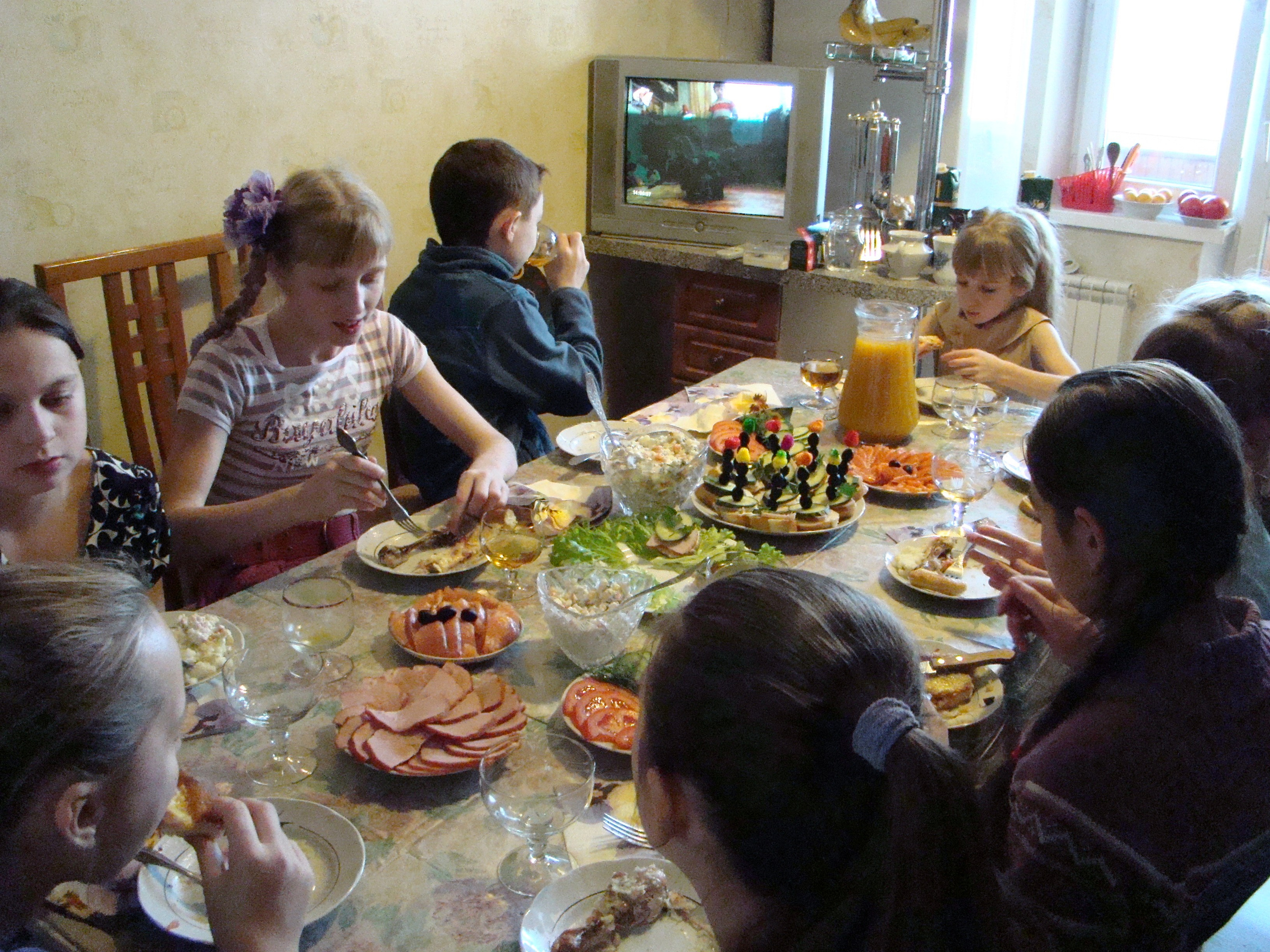 Катя ДР 12 лет Дома + Спортекс 04.12.2011. Семейный, Свадебный фотограф СПБ Питер— Романова Екатерина