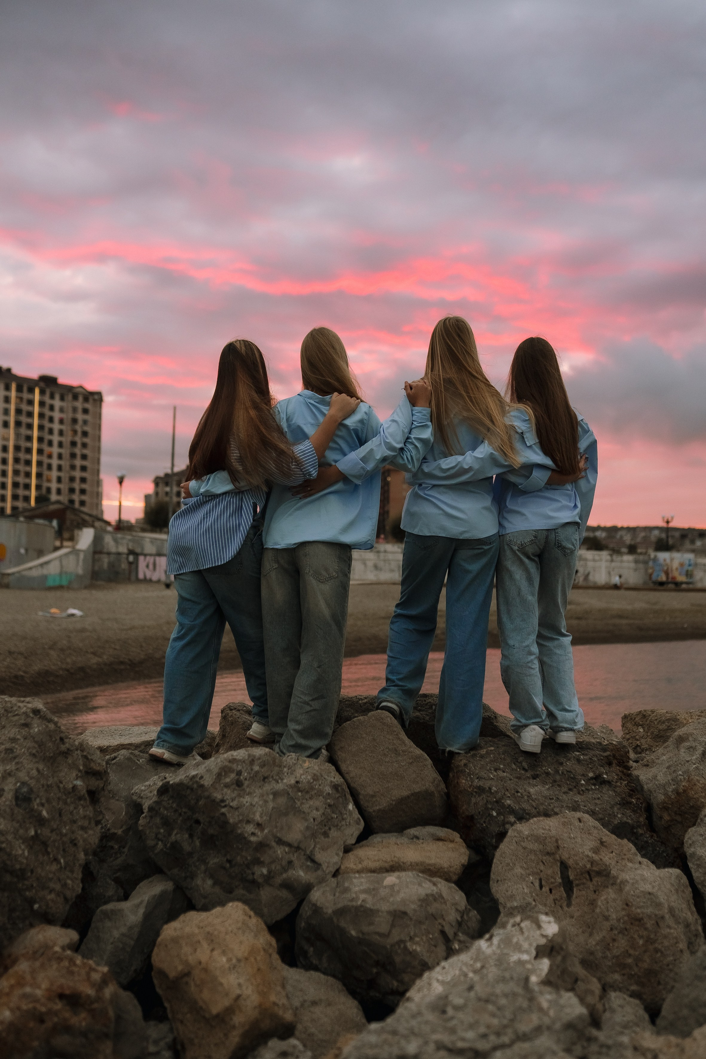 Пляж Кристалл — старшая школа. Выпускные альбомы Натальи Бутко: Новороссийск, Анапа, Геленджик