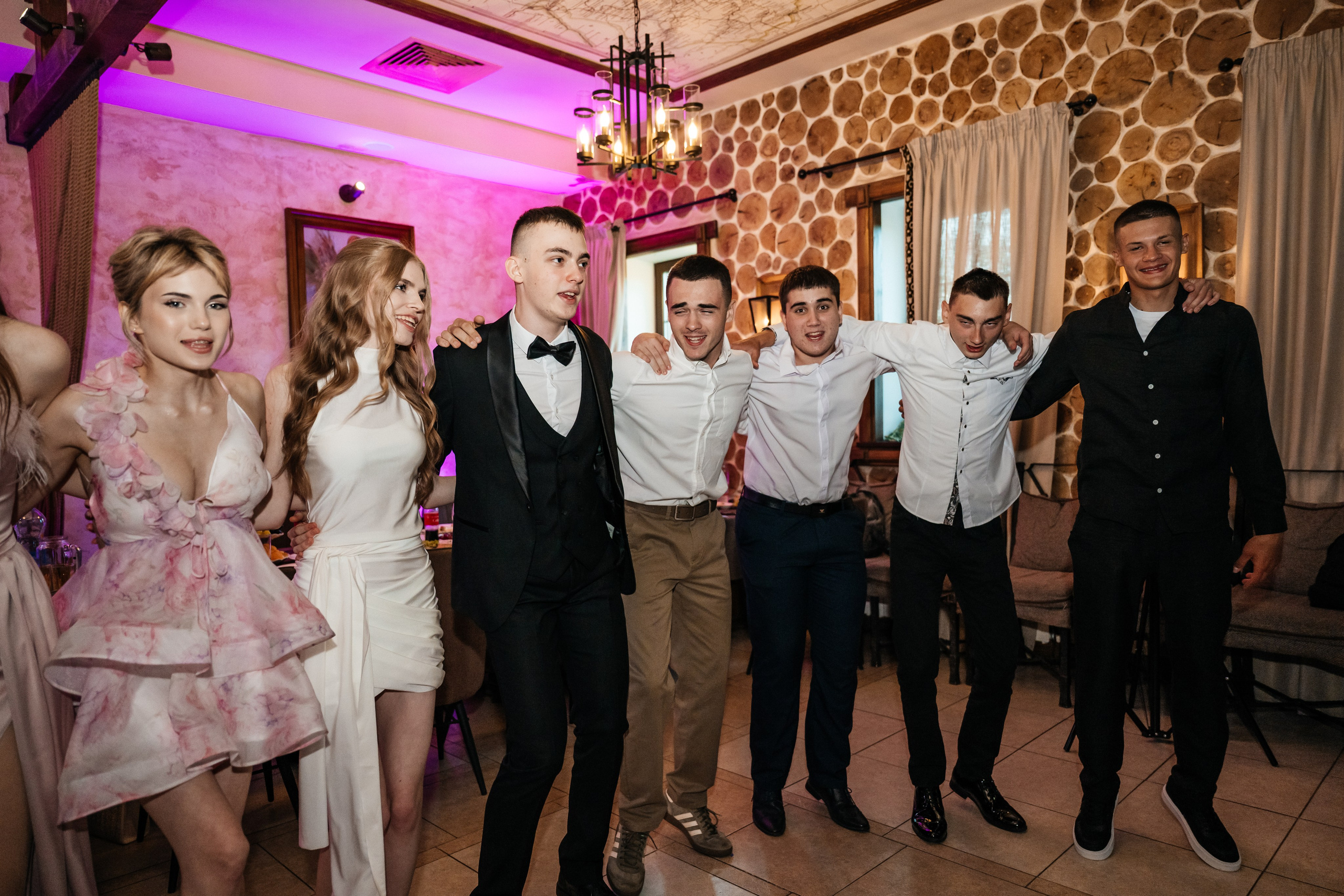 Выпускной. Репортаж. Школьный фотограф в Валуйках. Фотосессии для выпускников и изготовление выпускных альбомов в городе Валуйки и в Белгородской области