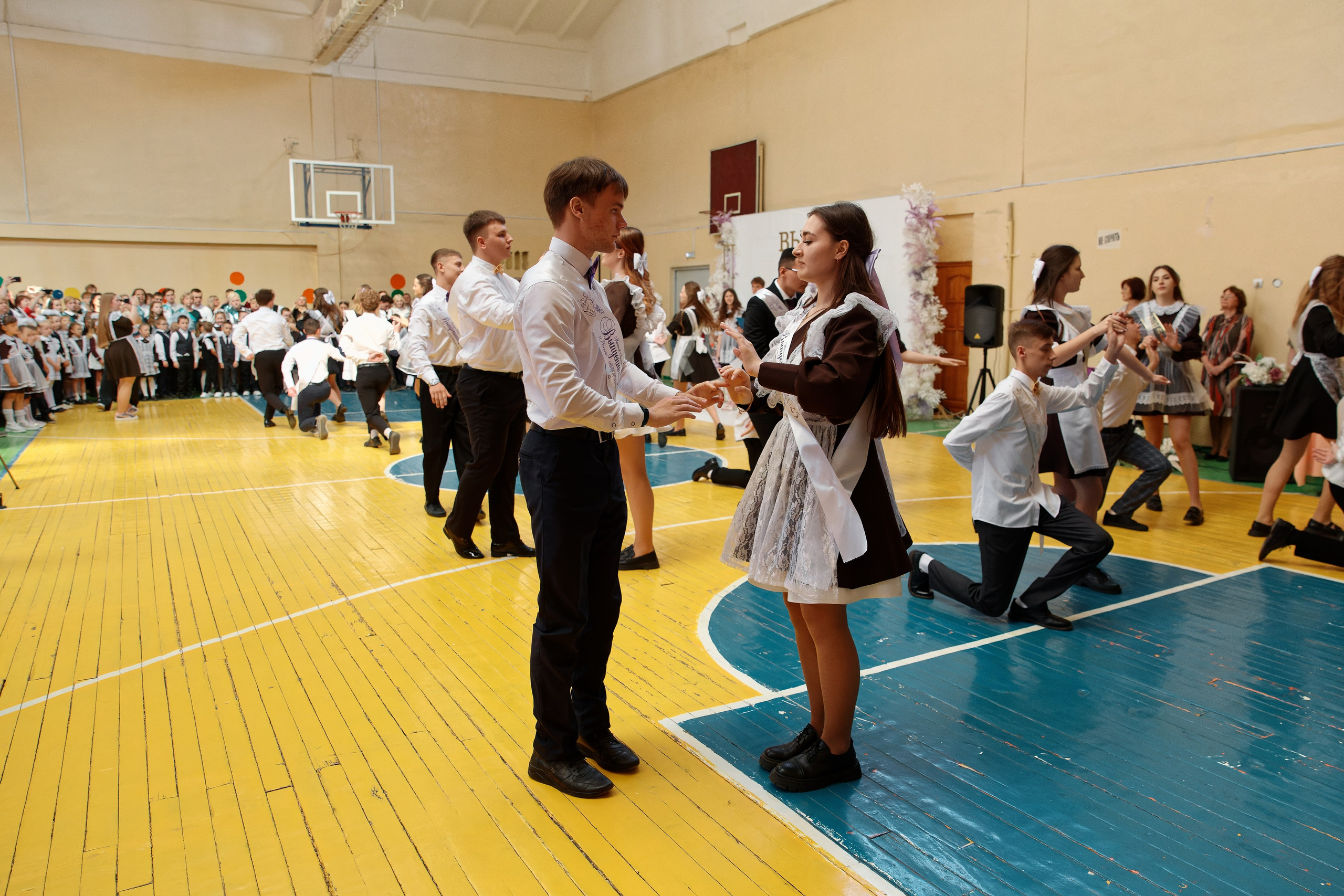 Последний звонок Школа № 42. Семейный фотограф — Макс Белогрудов