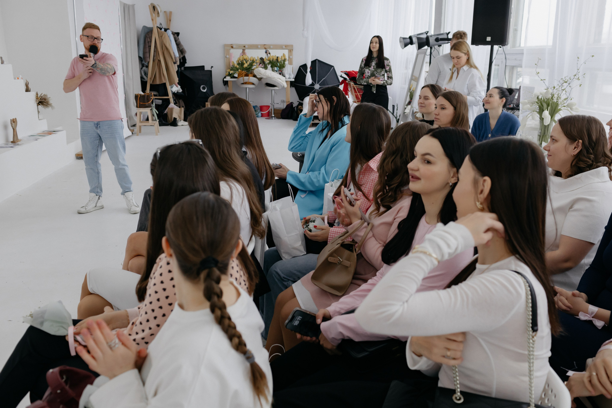 Девичник. Фотостудия «LIGHT ROOM», творческое пространство с полноценной кухонной зоной в Бресте