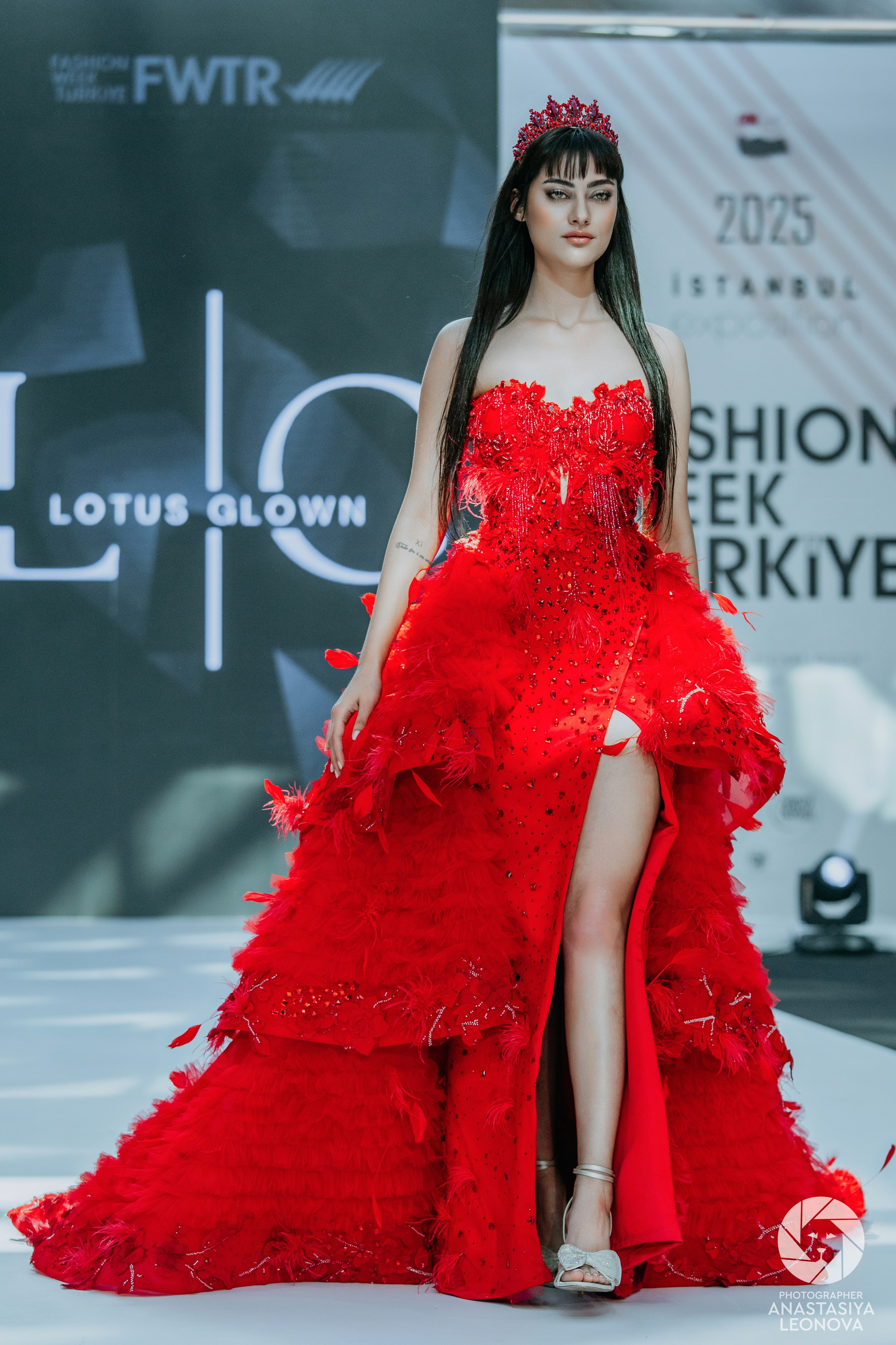 Fashion Week Türkiye [spring, 2025]. Anastasia Leonowa