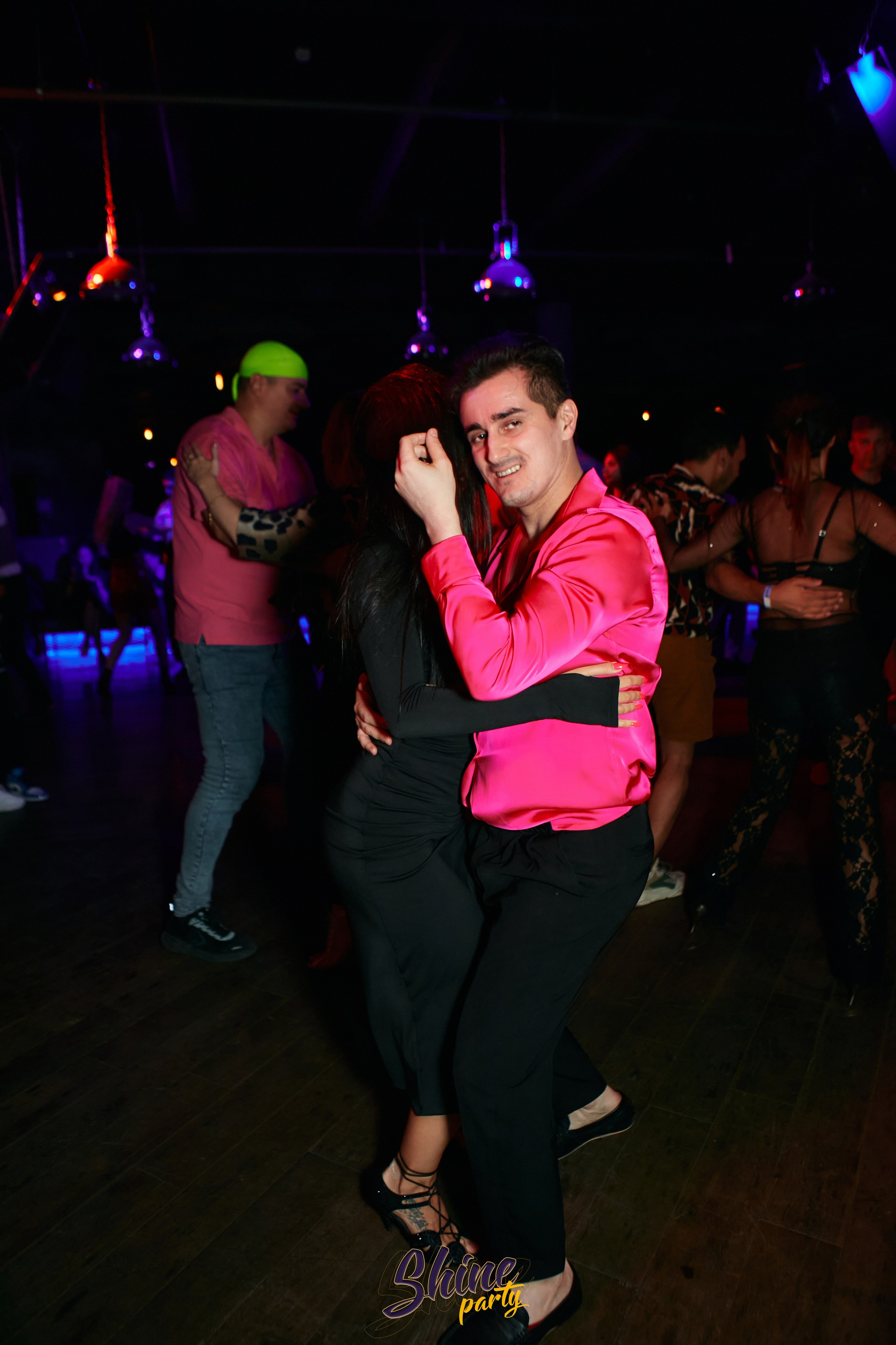 Shine party bachata. Свадебный фотограф