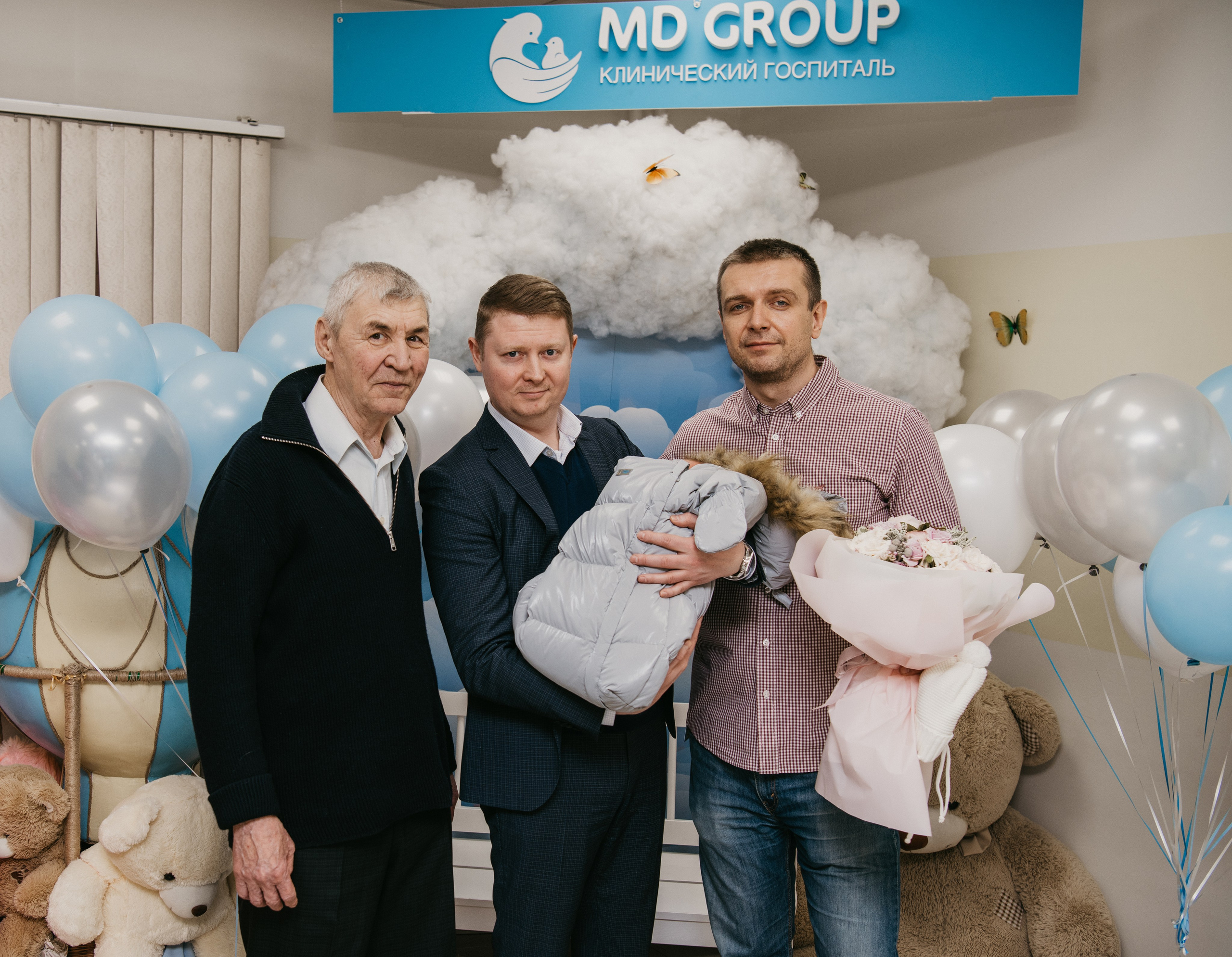Выписка малыша. Мать и дитя на Севастопольском. Фотограф на выписку из роддома в Москве и МО