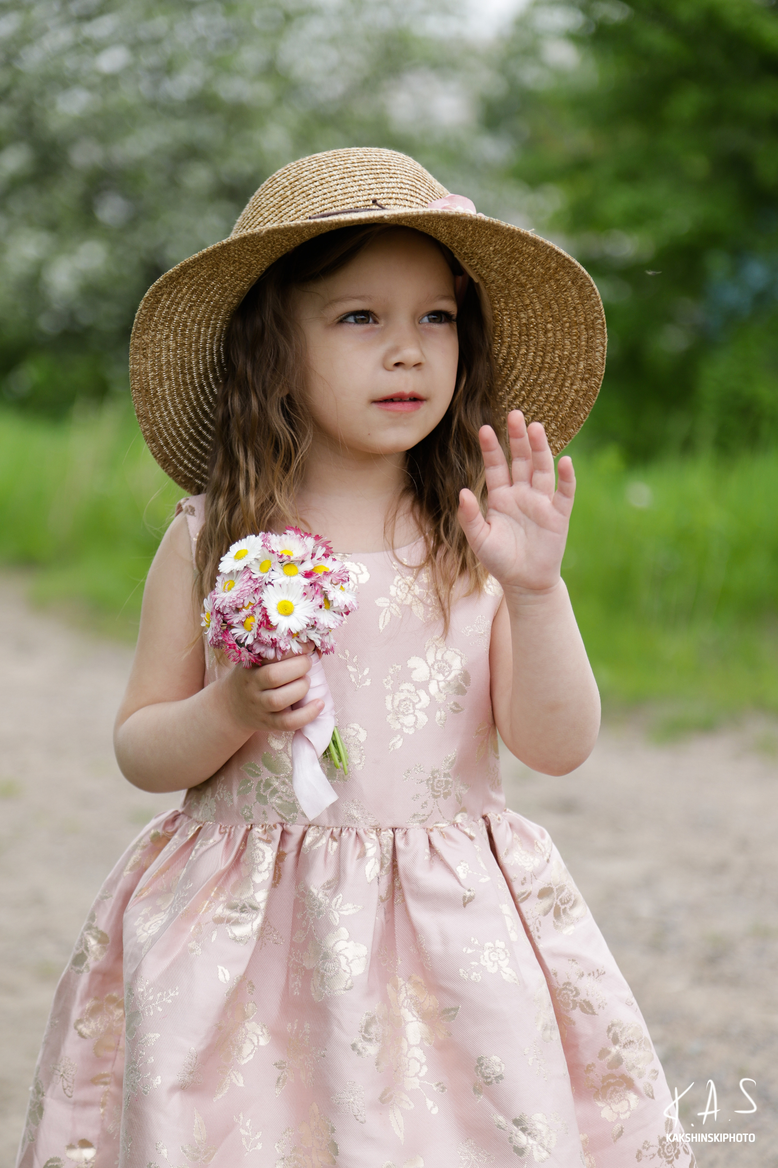 Весенняя фотосессия для модельной школы WOWkids. Фотография и видеосъёмка