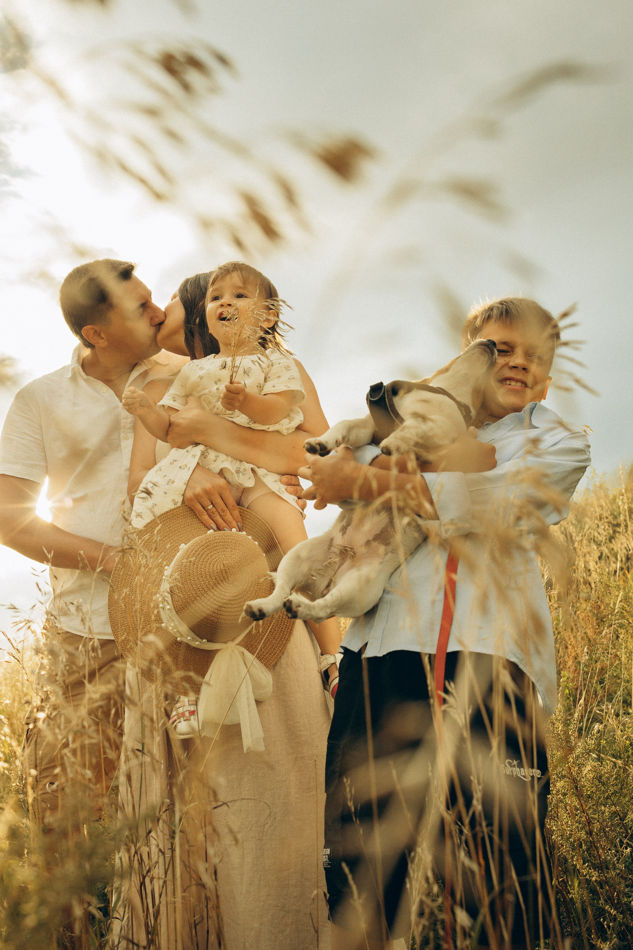 На природе. Семейный фотограф Новосибирск Фотограф на выписку Новосибирск