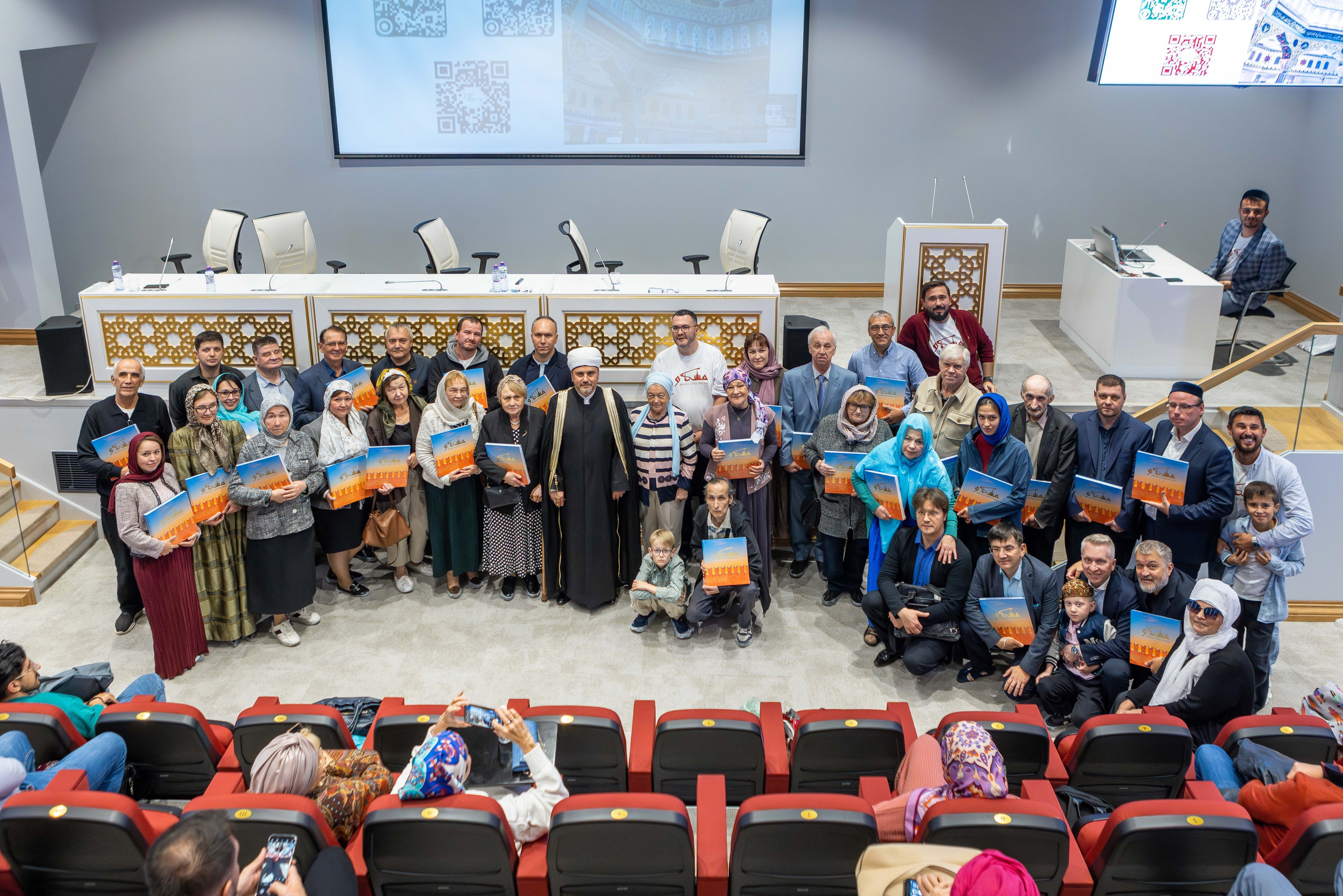 Репортаж с презентации книги — «Москва: город вязевый». Рекламный, предметный, репортажный, семейный фотограф и художник в Москве