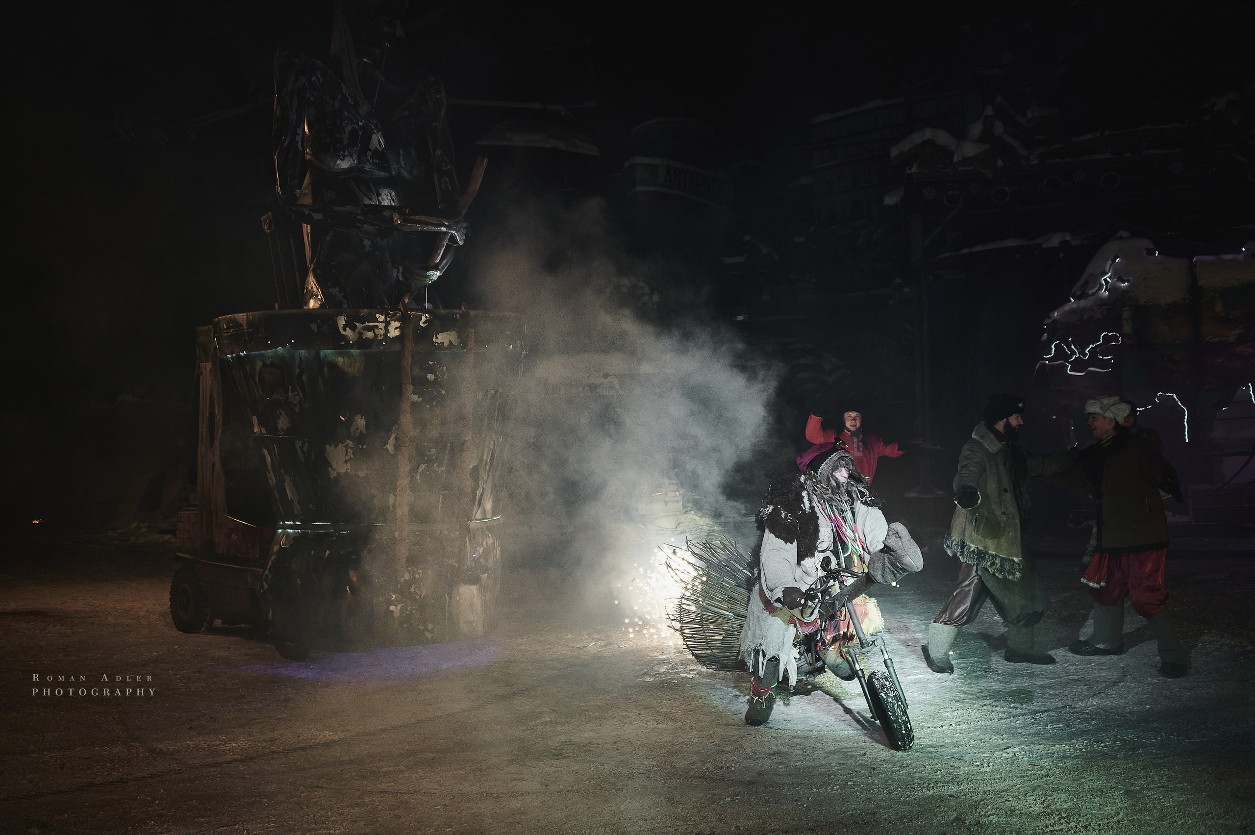 Новогодняя сказка от Ночных волков. Фотограф Роман Адлер