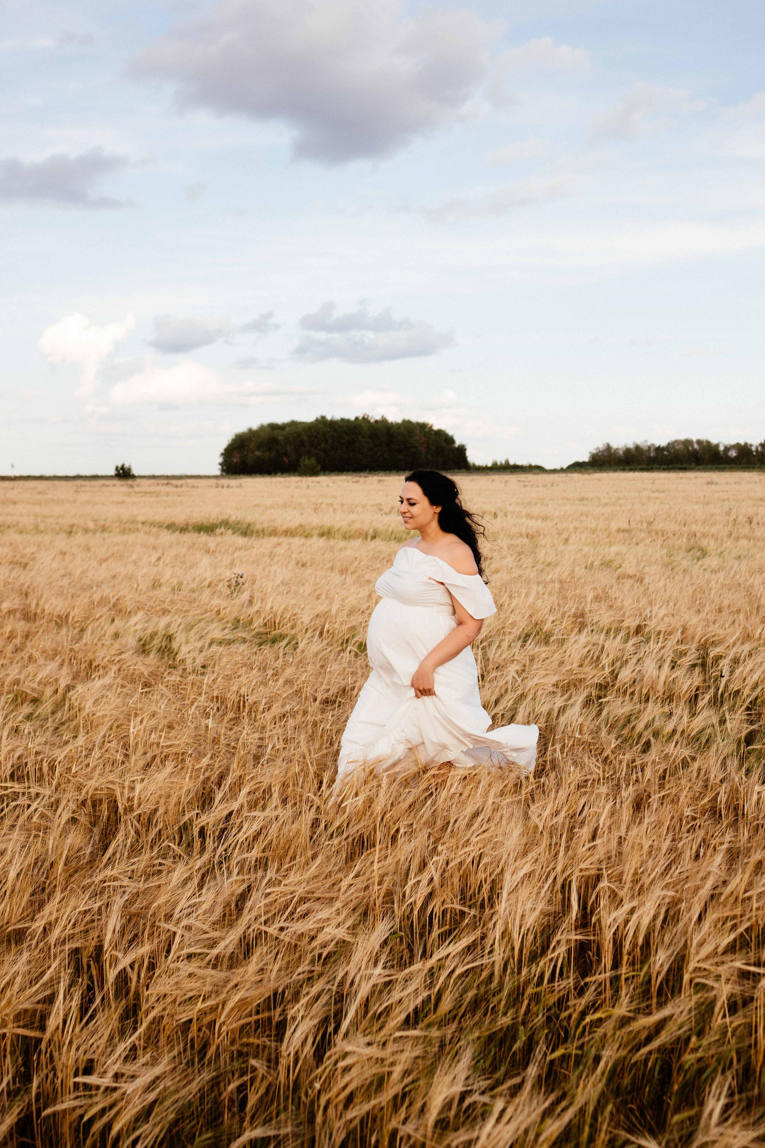 Семейная съемка в поле. Фотограф в Тюмени Башмакова Анна