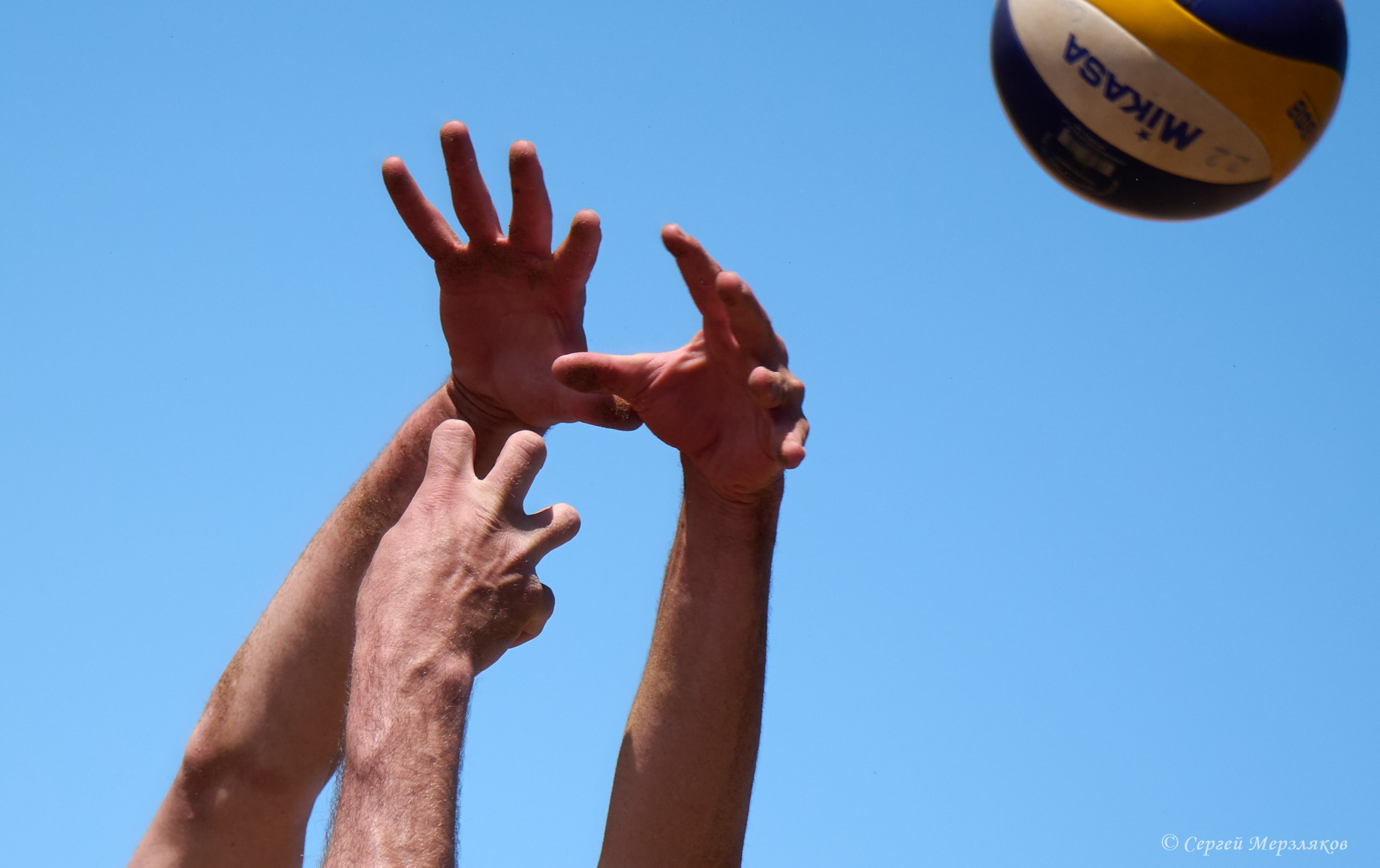 Пляжный волейбол. 1 этап Волейбольной Лиги Поволжья. Ижевск 09.06.2024. Спортивный репортажный фотограф в Ижевске Сергей Мерзляков